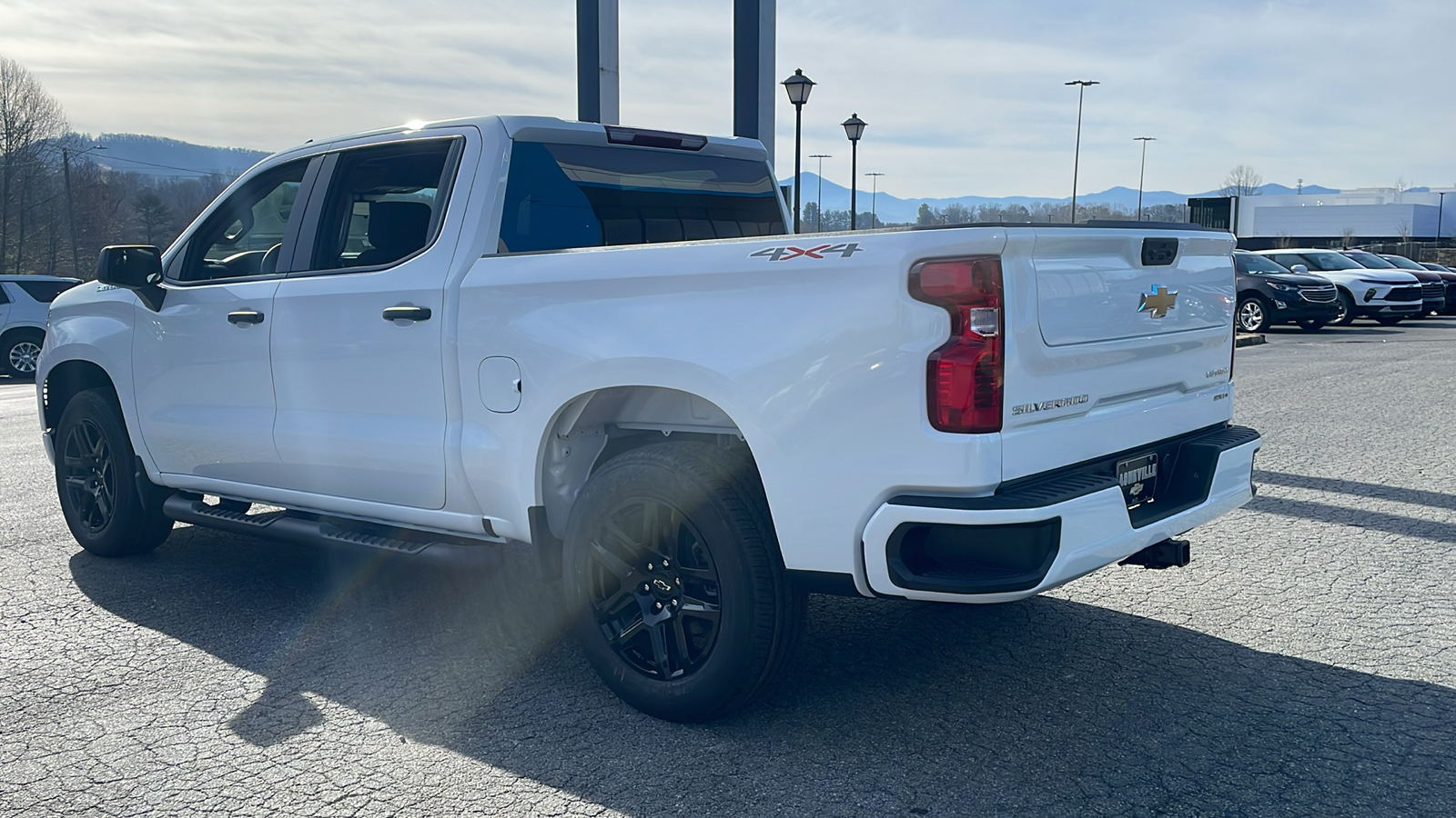 2024 Chevrolet Silverado 1500 Custom 4