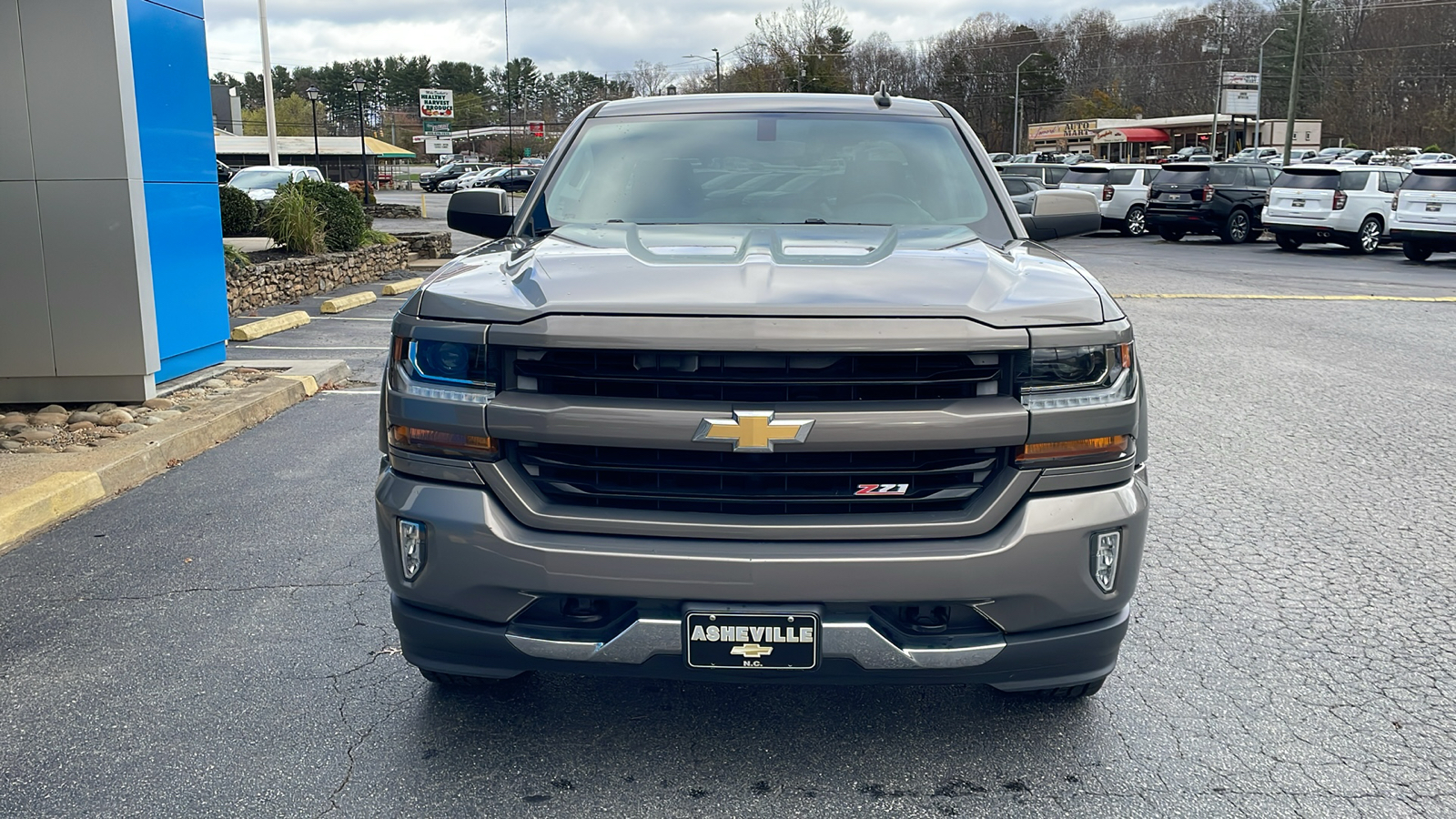 2017 Chevrolet Silverado 1500 LT 2