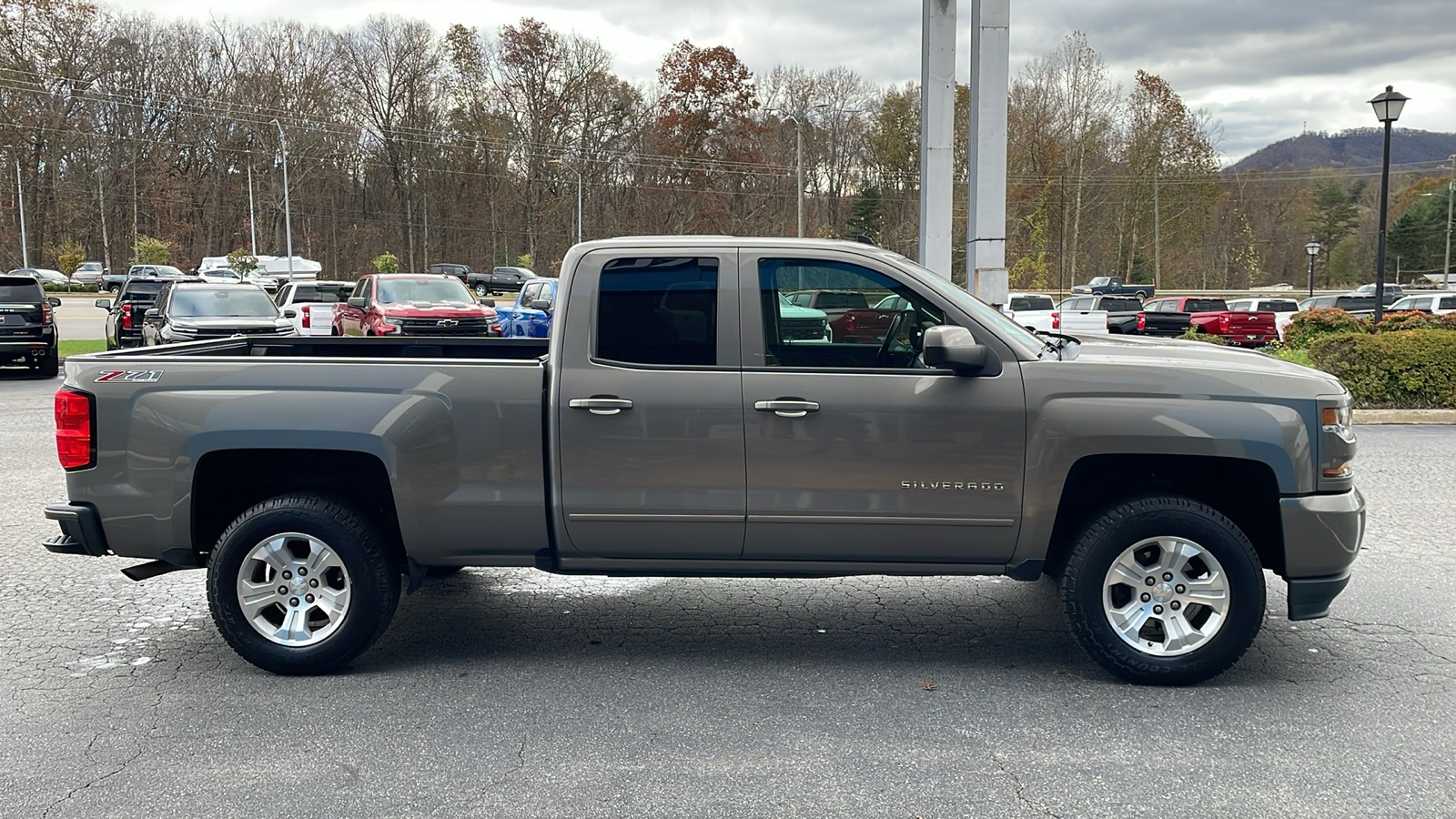 2017 Chevrolet Silverado 1500 LT 9