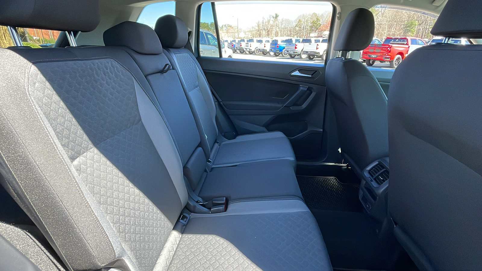 2019 Volkswagen Tiguan 2.0T S 30