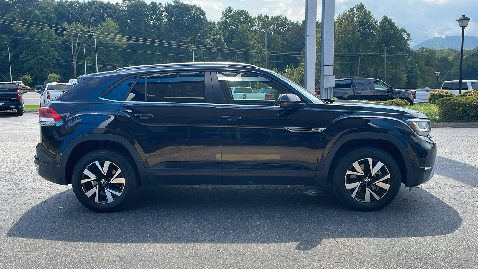 2021 Volkswagen Atlas Cross Sport 2.0T SE 10