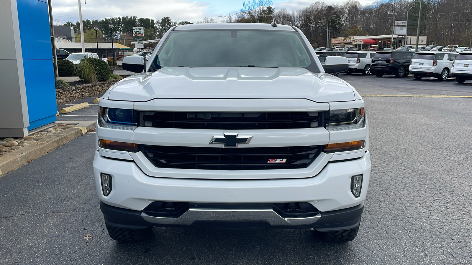 2017 Chevrolet Silverado 1500 LT 2