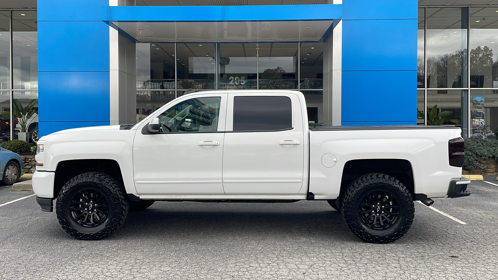 2017 Chevrolet Silverado 1500 LT 4