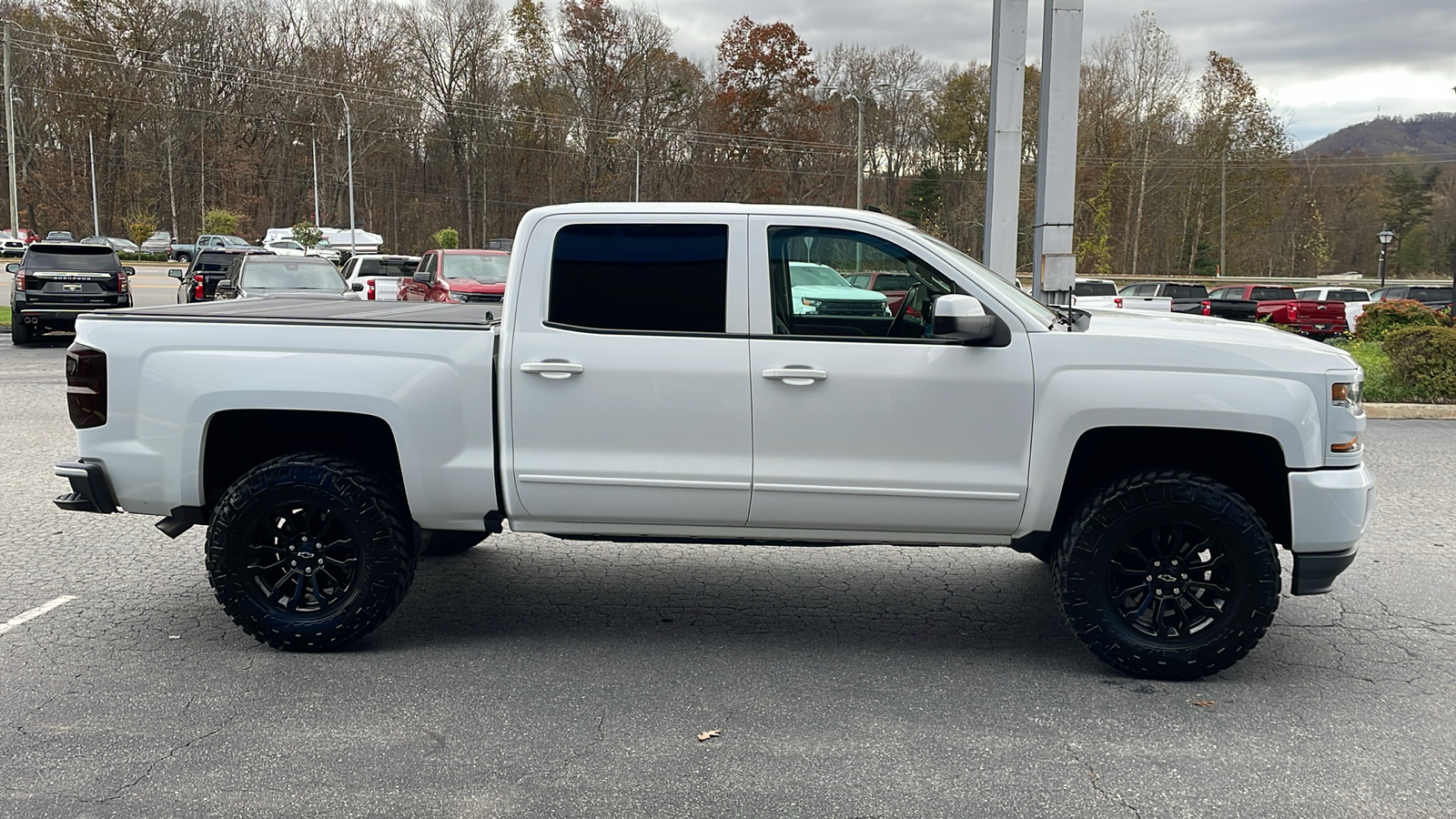 2017 Chevrolet Silverado 1500 LT 9