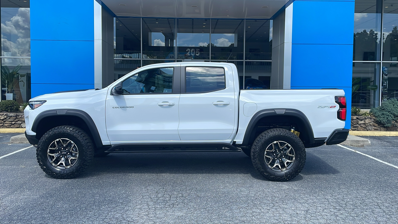 2024 Chevrolet Colorado ZR2 4