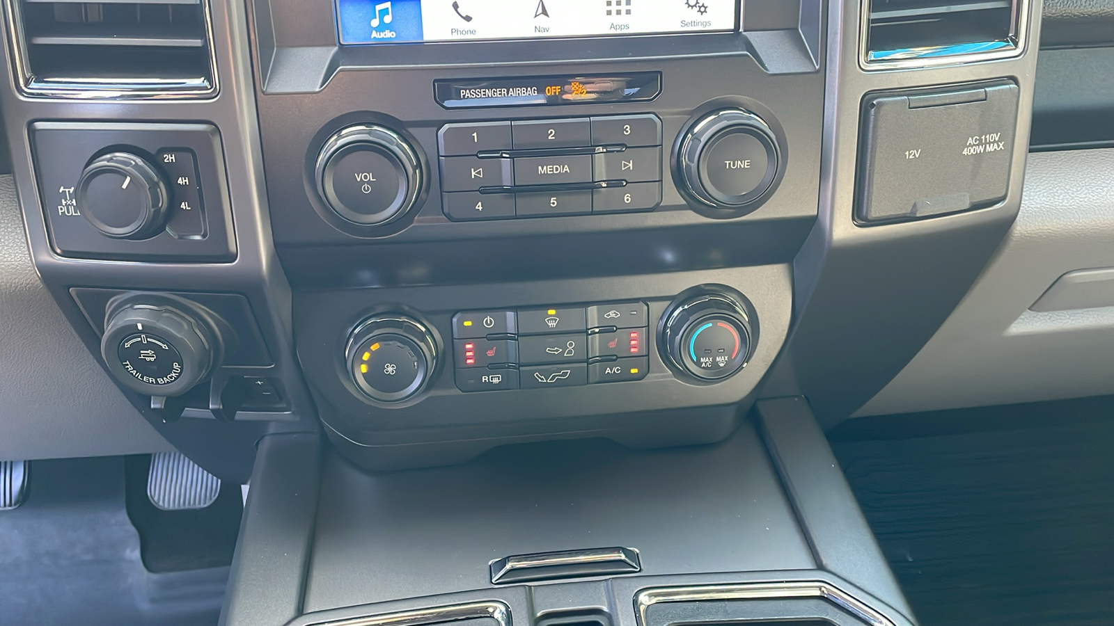 2019 Ford F-150 XLT 24