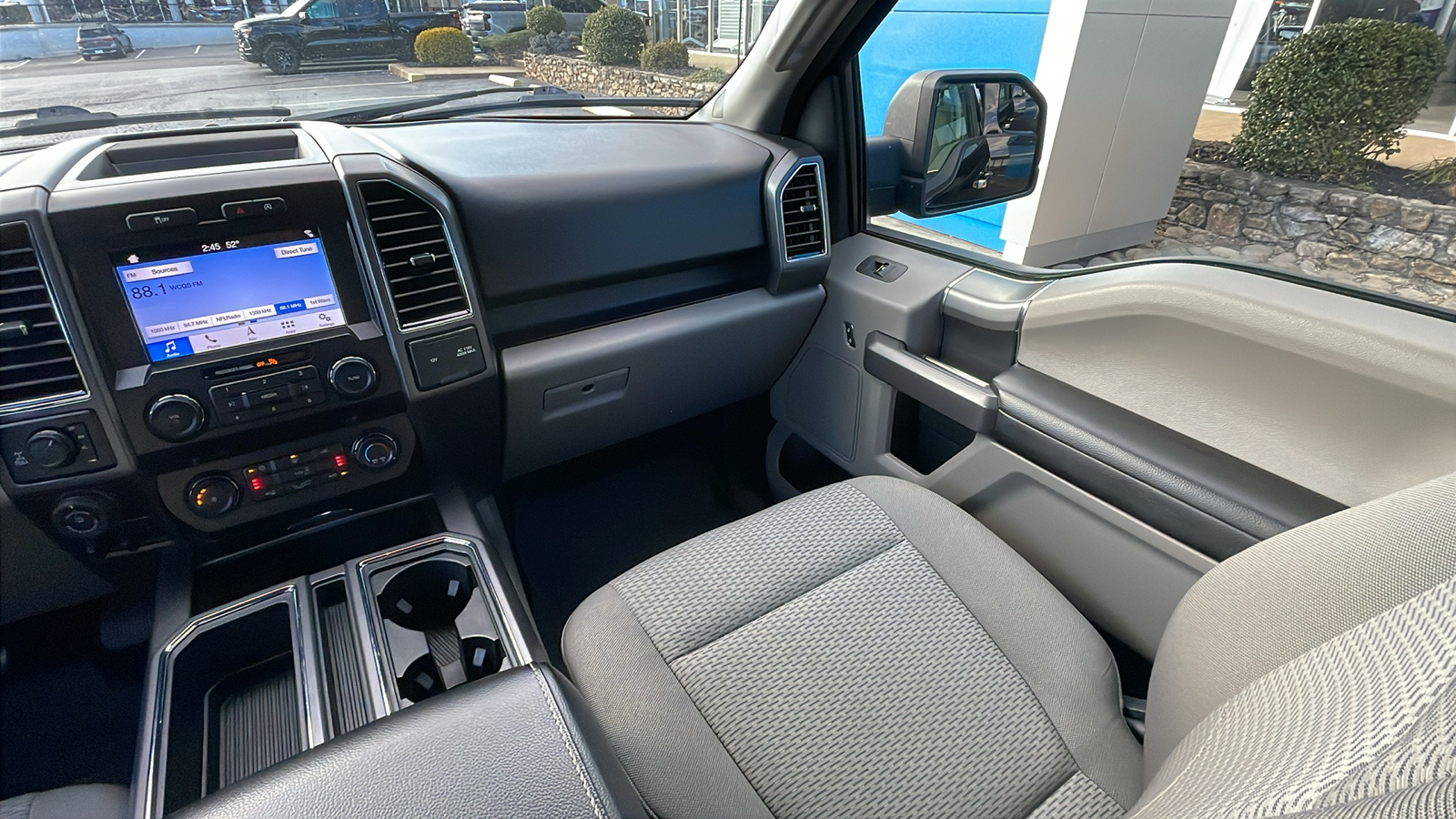 2019 Ford F-150 XLT 32