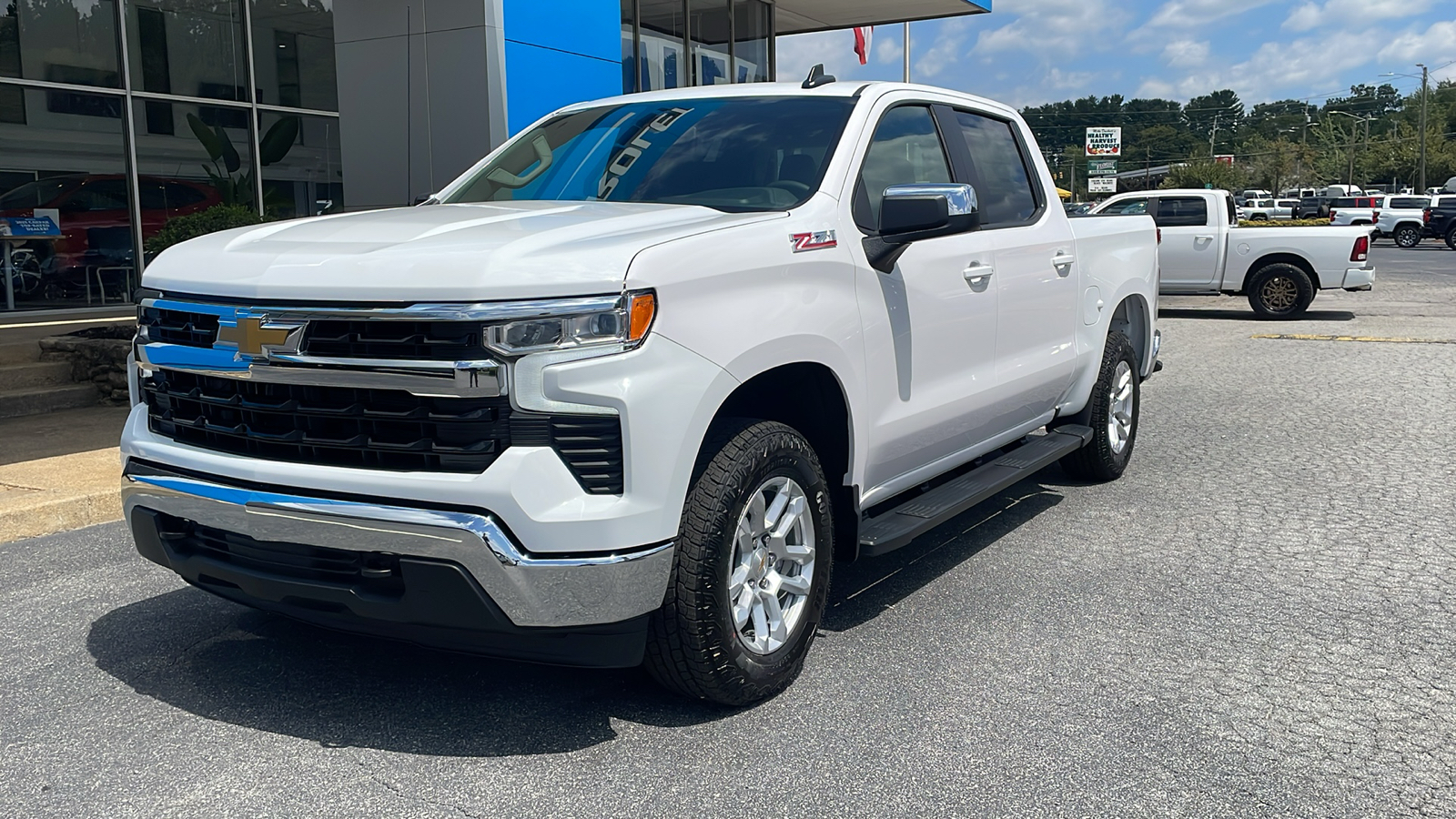 2024 Chevrolet Silverado 1500 LT 1