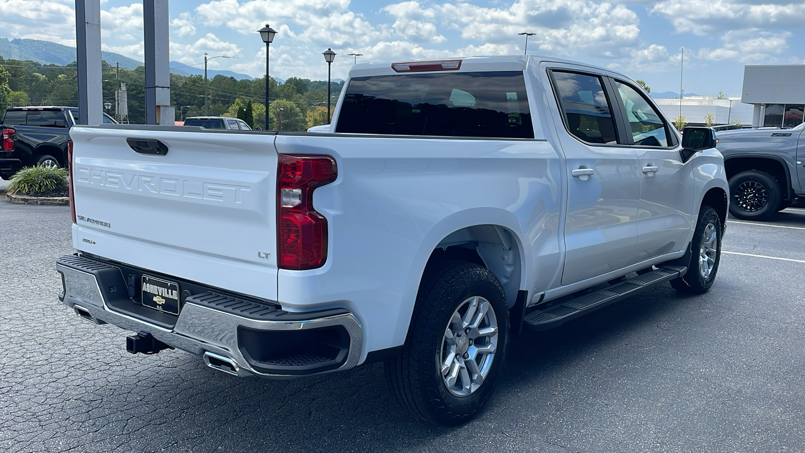 2024 Chevrolet Silverado 1500 LT 7