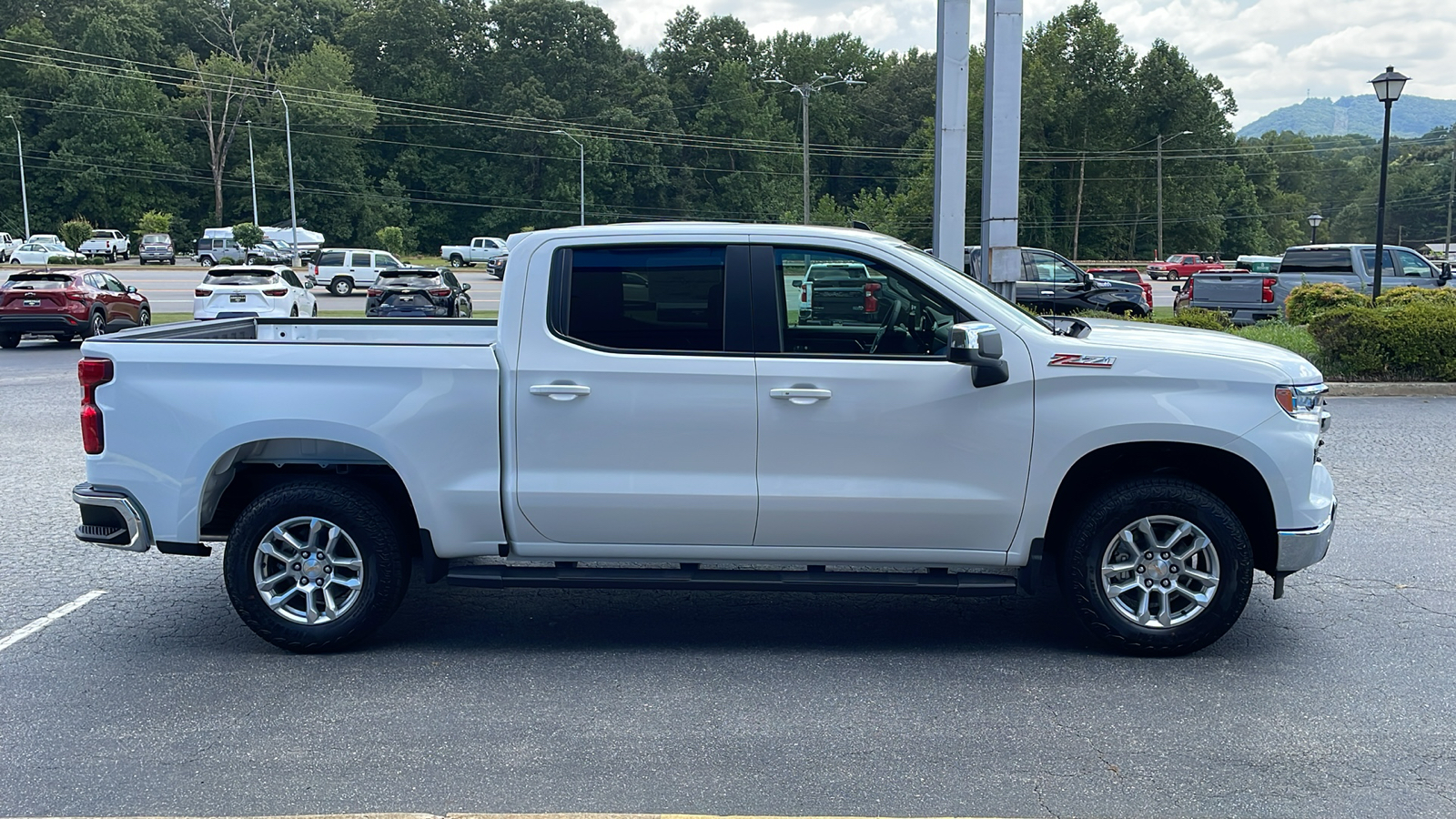 2024 Chevrolet Silverado 1500 LT 8