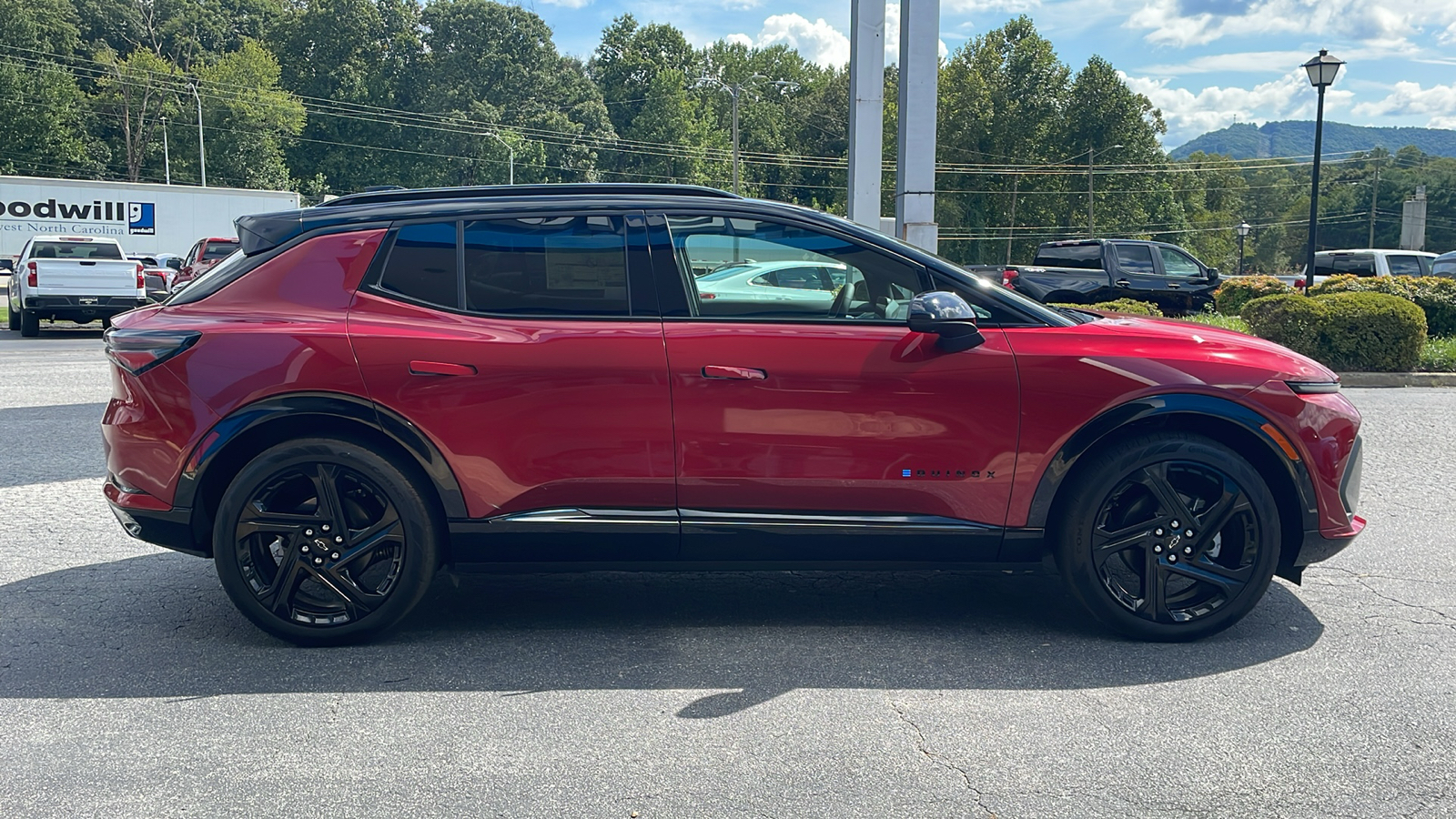 2024 Chevrolet Equinox EV RS 10