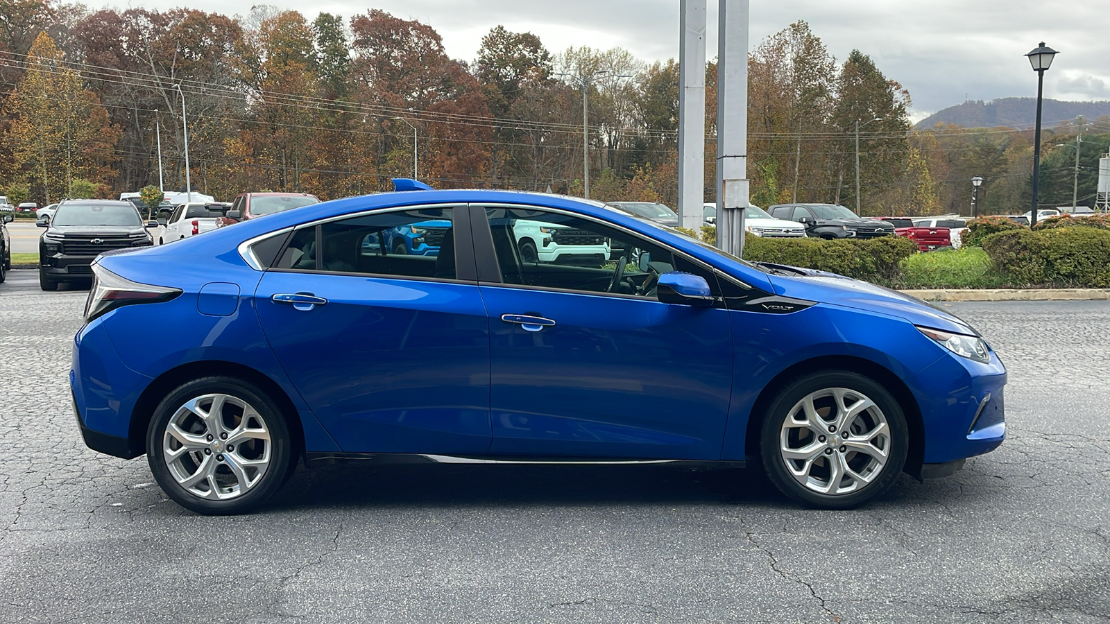 2017 Chevrolet Volt Premier 10