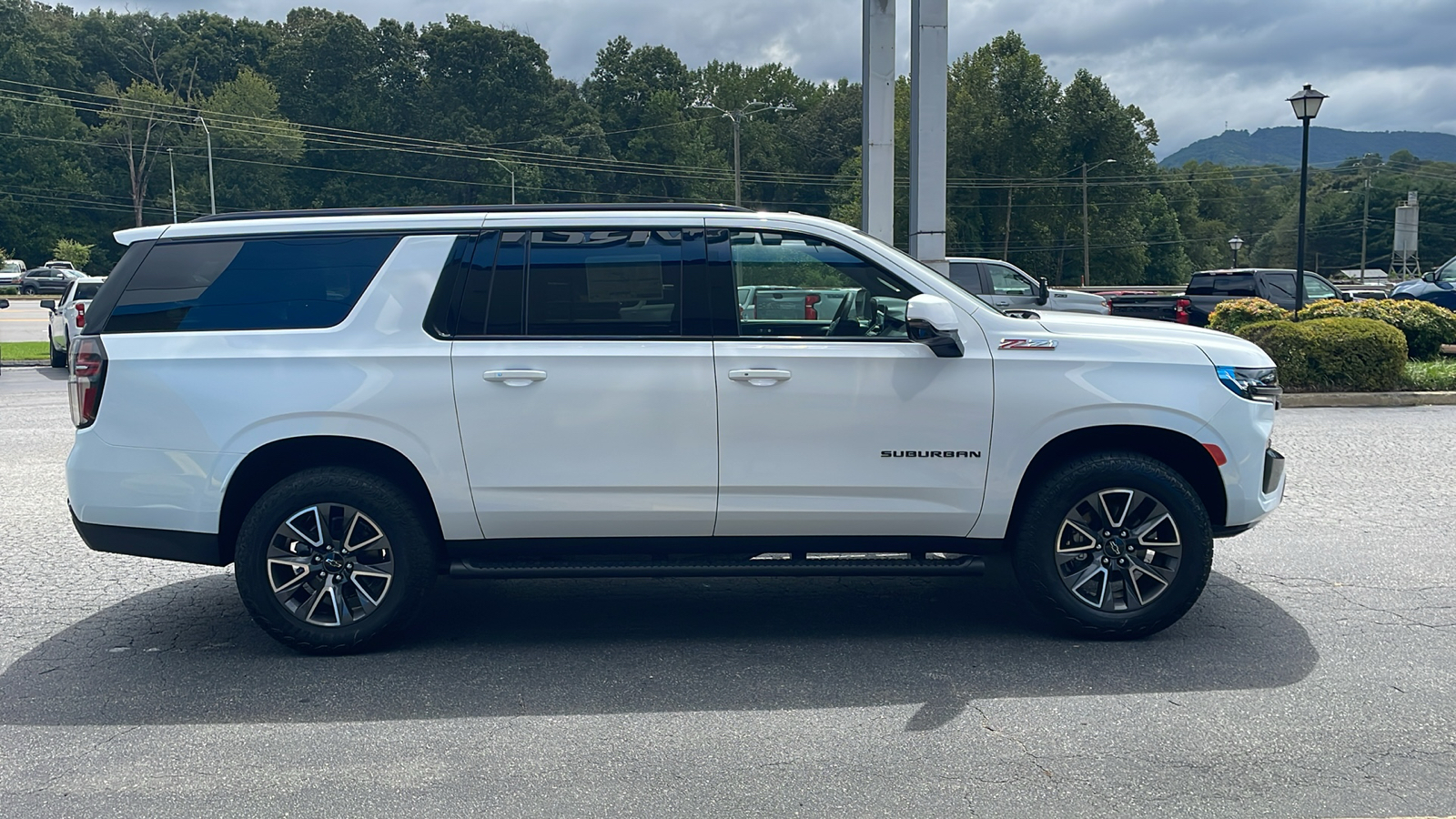 2024 Chevrolet Suburban Z71 12