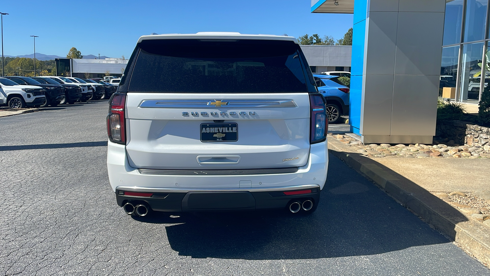 2024 Chevrolet Suburban High Country 5