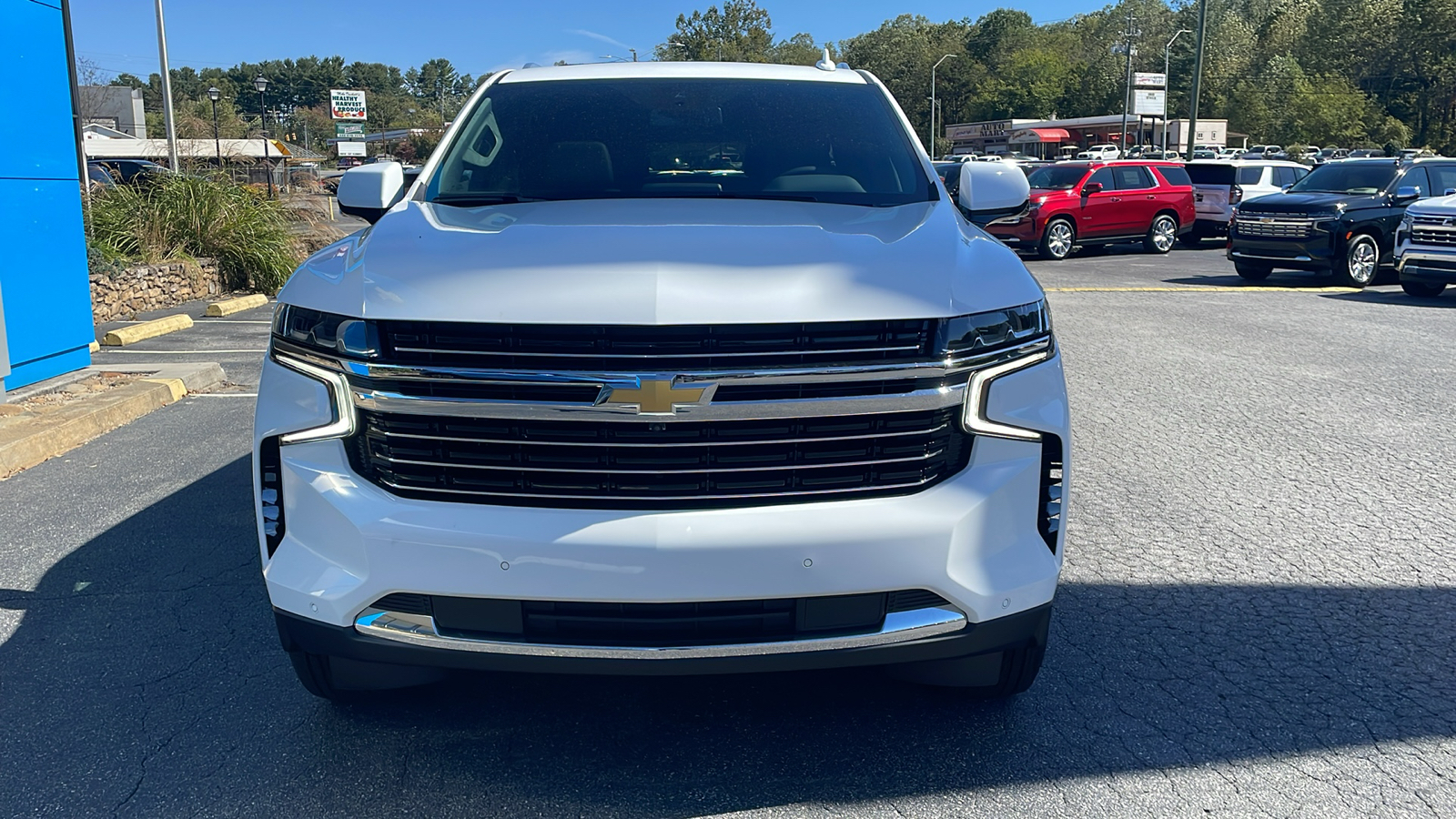 2024 Chevrolet Suburban LT 2