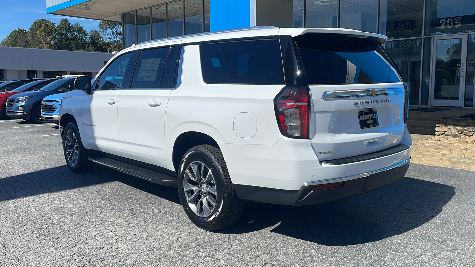 2024 Chevrolet Suburban LT 4