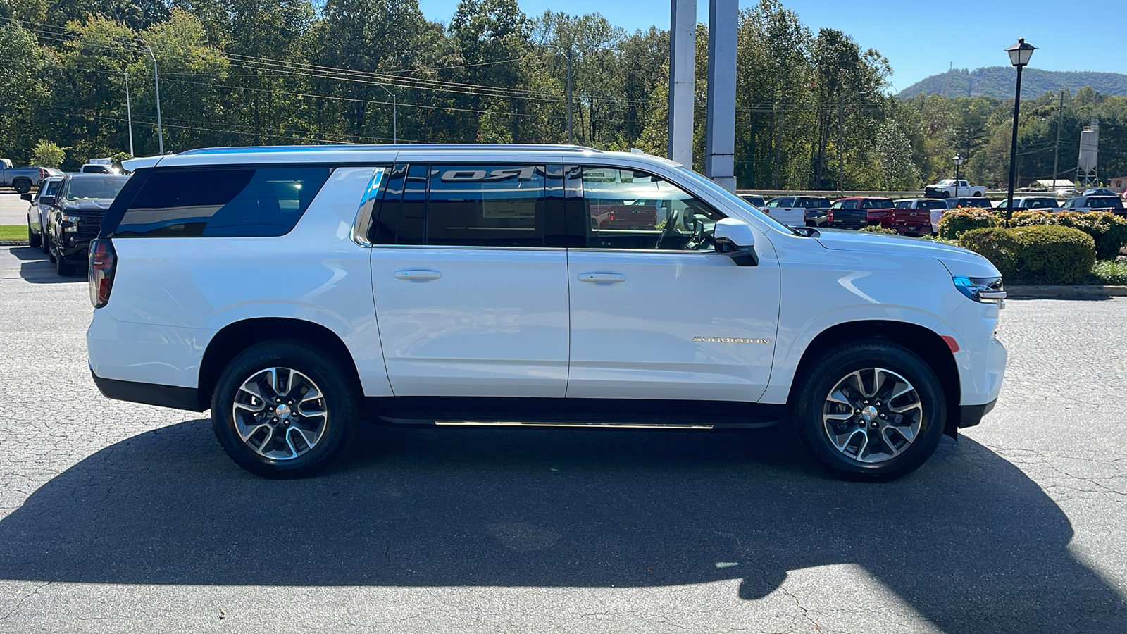 2024 Chevrolet Suburban LT 10