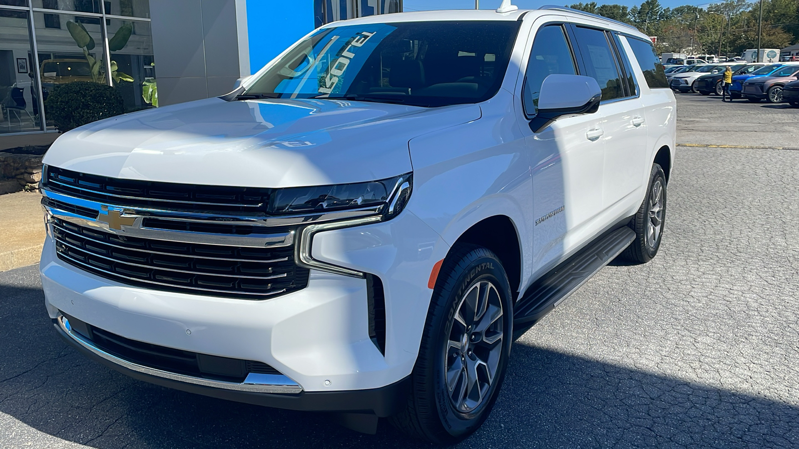 2024 Chevrolet Suburban LT 14