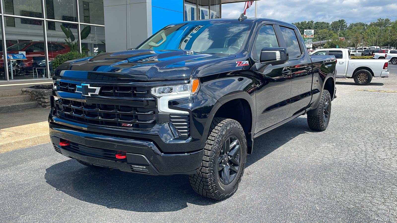 2024 Chevrolet Silverado 1500 LT Trail Boss 1