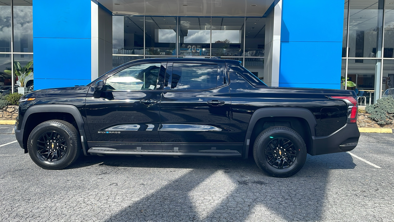 2025 Chevrolet Silverado EV  4