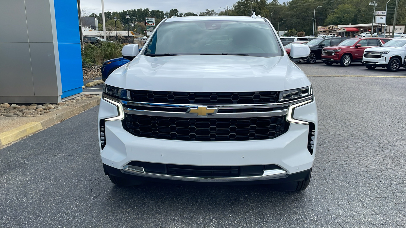 2024 Chevrolet Suburban LS 2