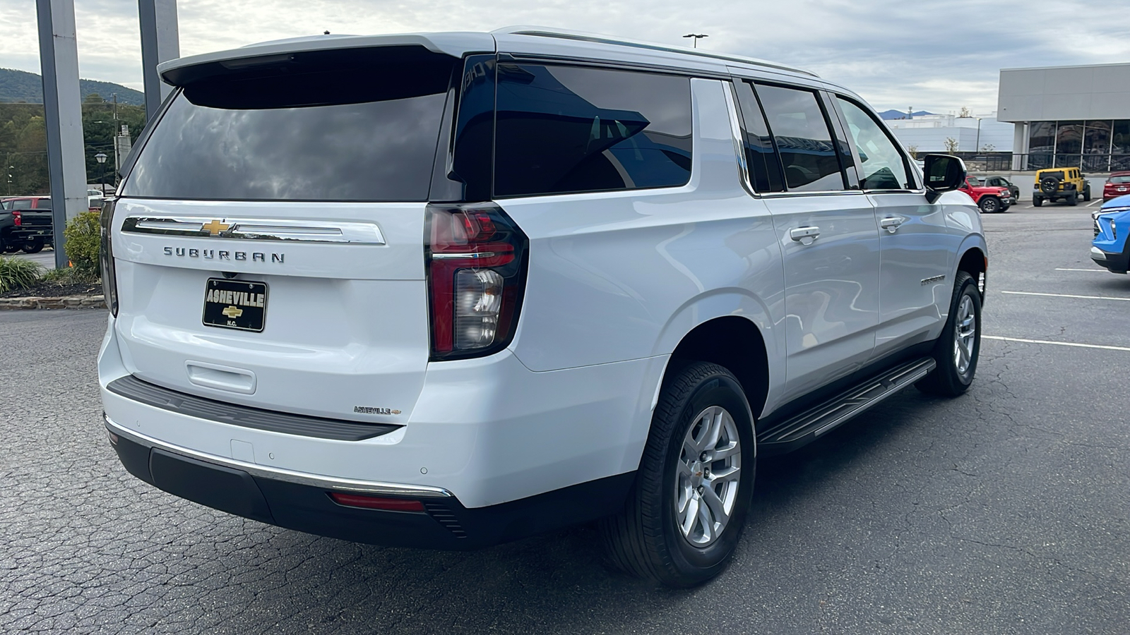 2024 Chevrolet Suburban LS 9