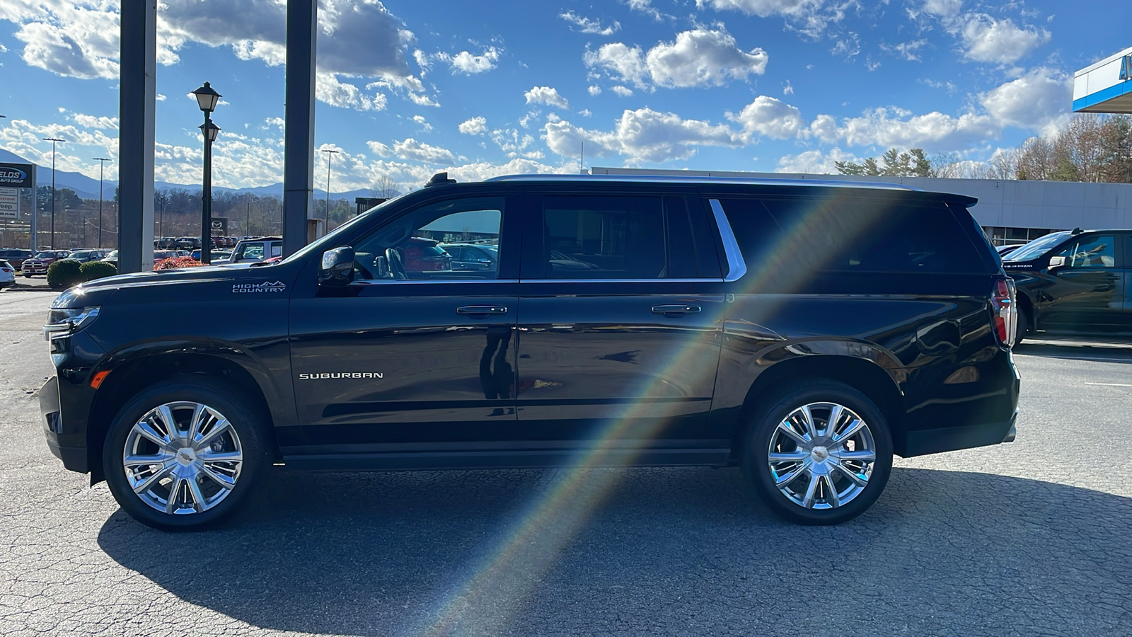 2021 Chevrolet Suburban High Country 3