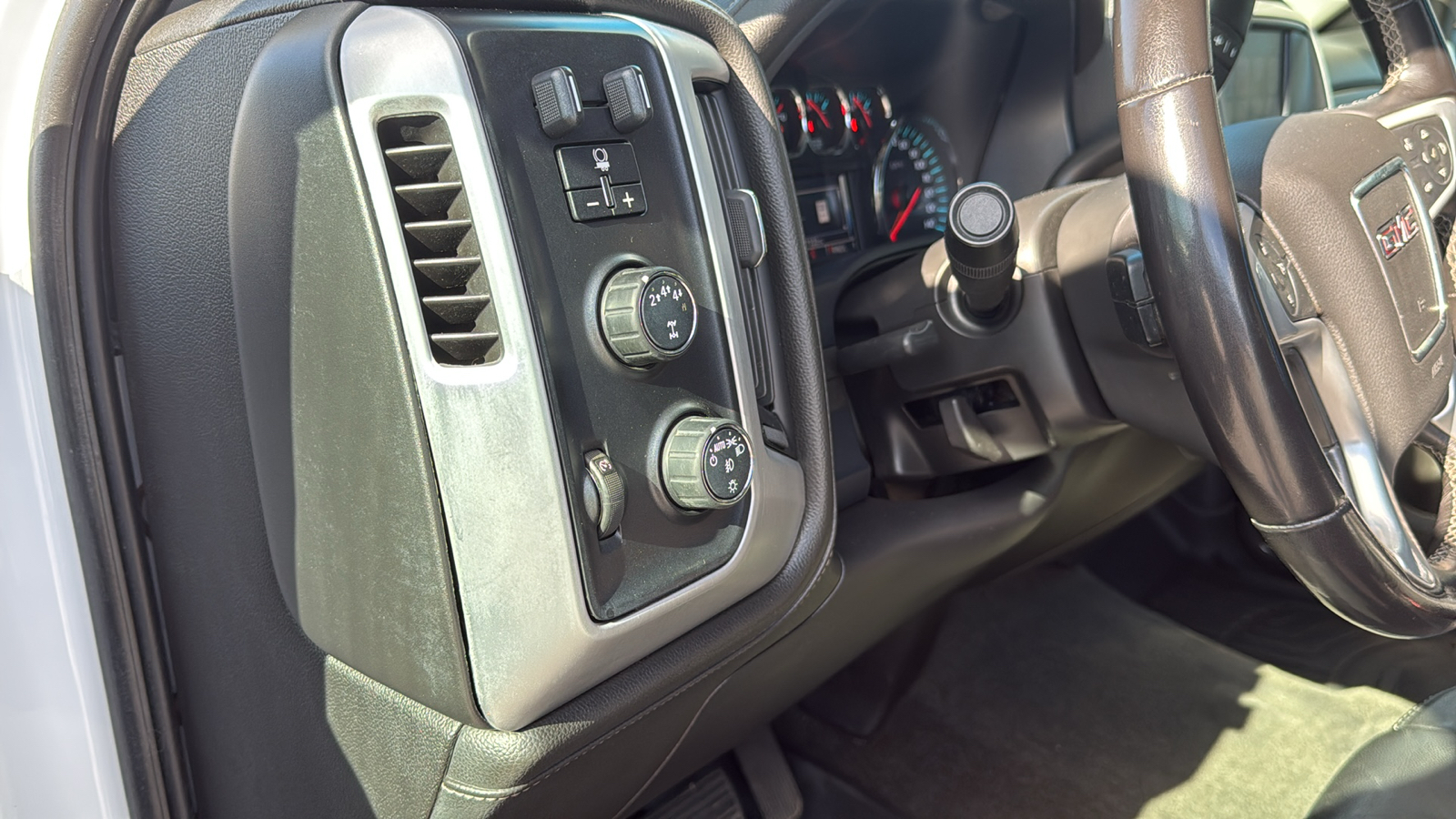 2018 GMC Sierra 2500HD SLT 17