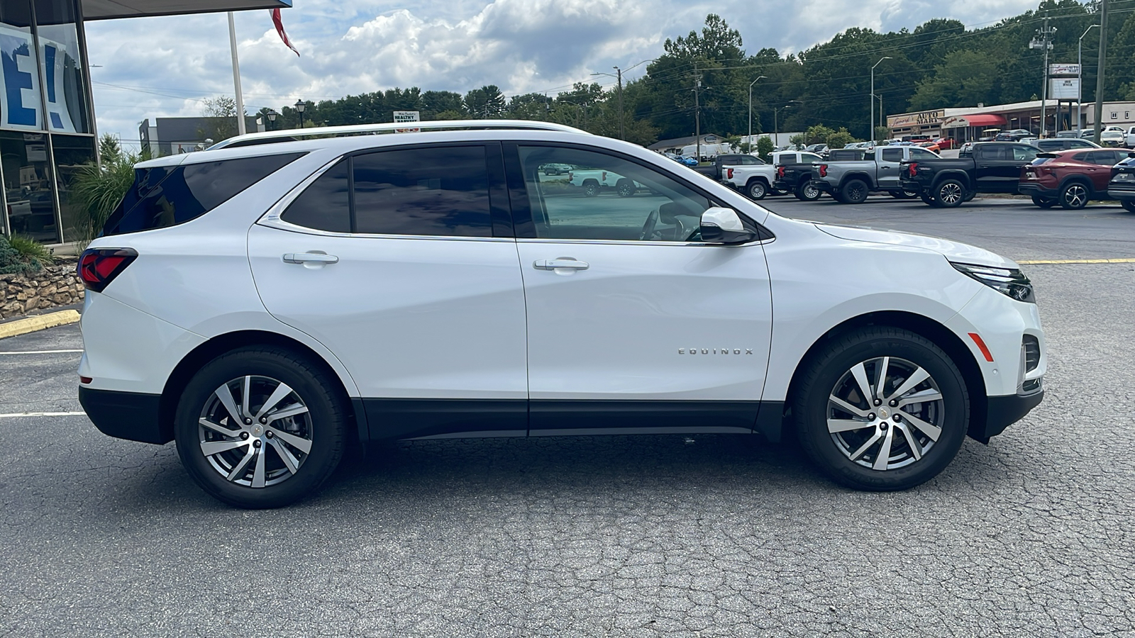 2024 Chevrolet Equinox Premier 8