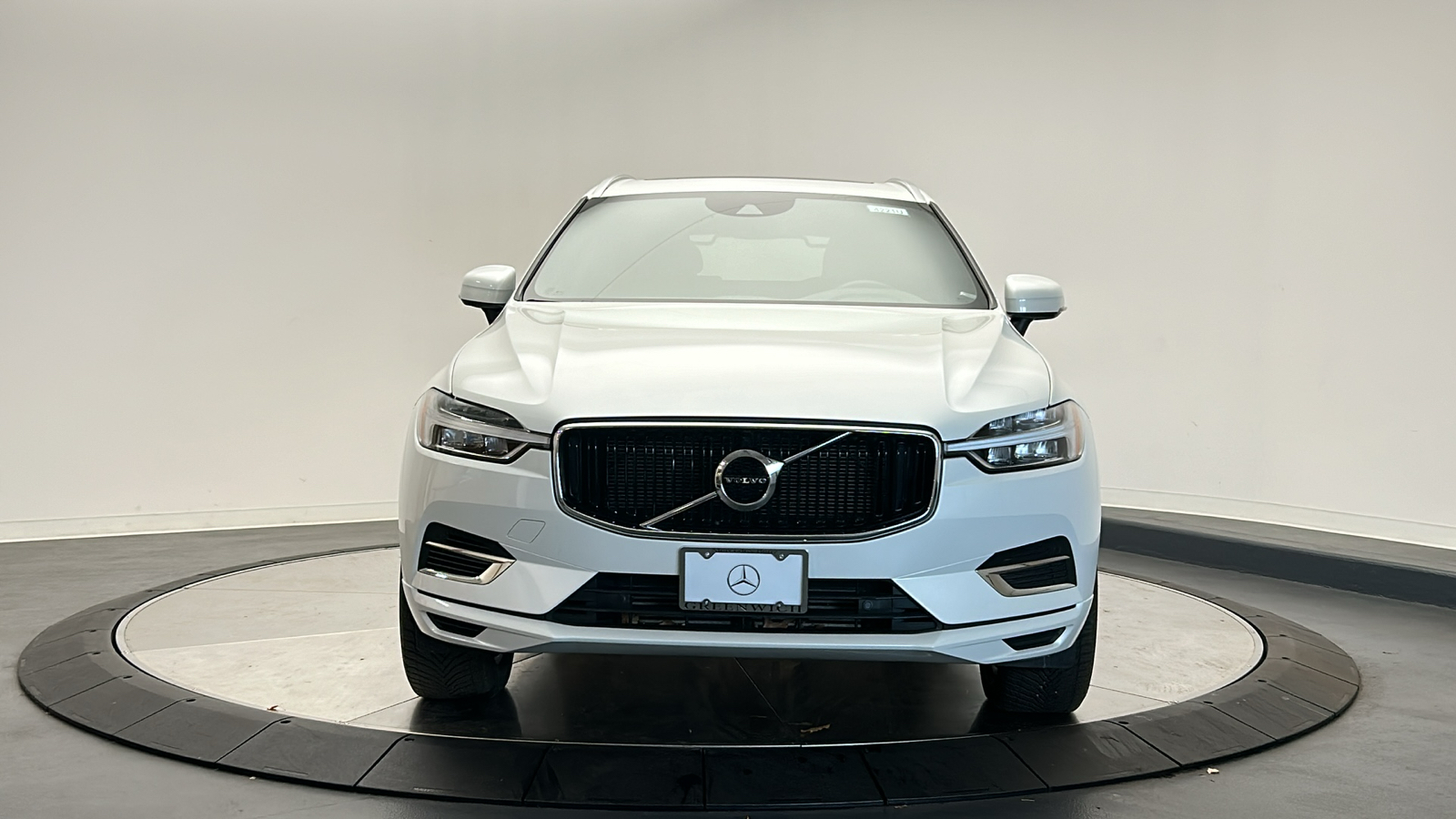 2020 Volvo XC60 Hybrid T8 Momentum 2