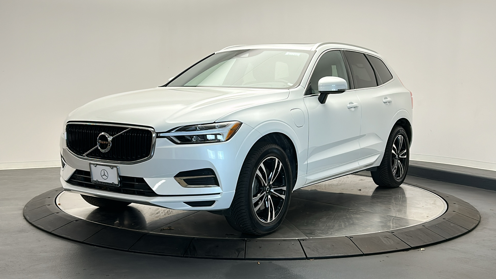 2020 Volvo XC60 Hybrid T8 Momentum 3