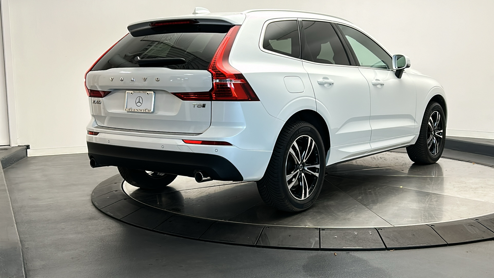 2020 Volvo XC60 Hybrid T8 Momentum 7