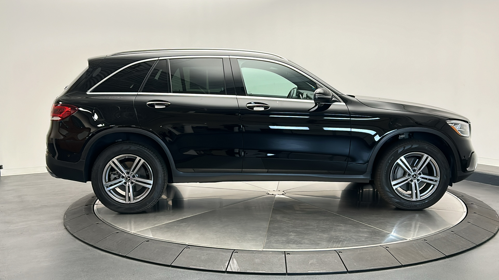 2021 Mercedes-Benz GLC GLC 300 8