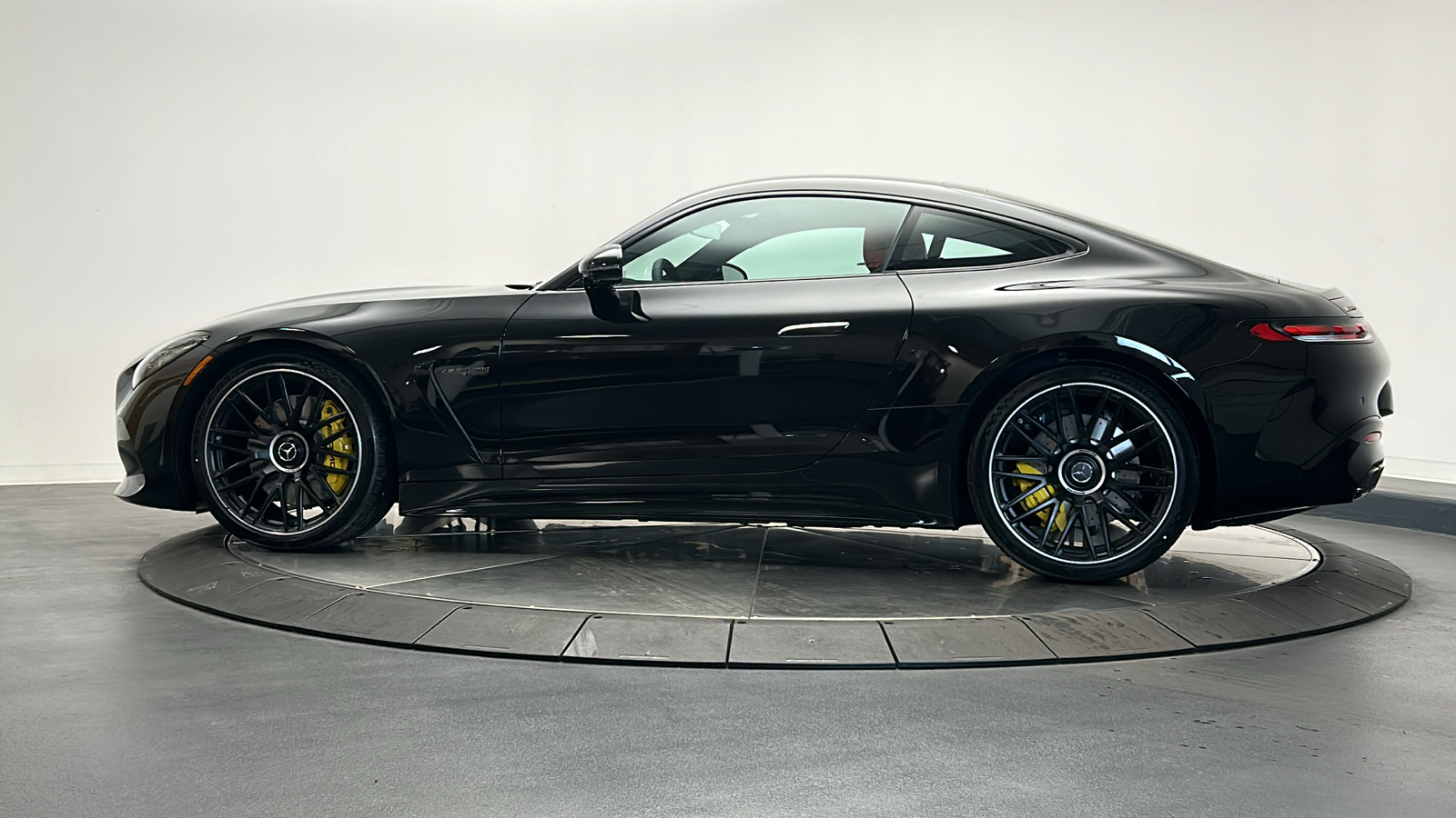 2025 Mercedes-Benz AMG GT Base 4