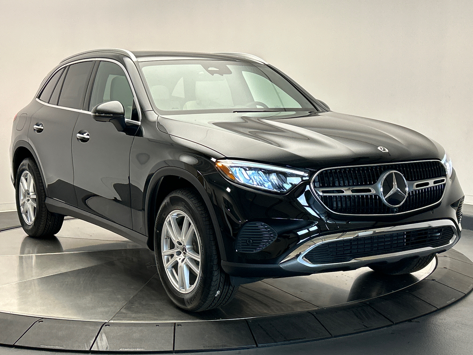 2025 Mercedes-Benz GLC GLC 300 1