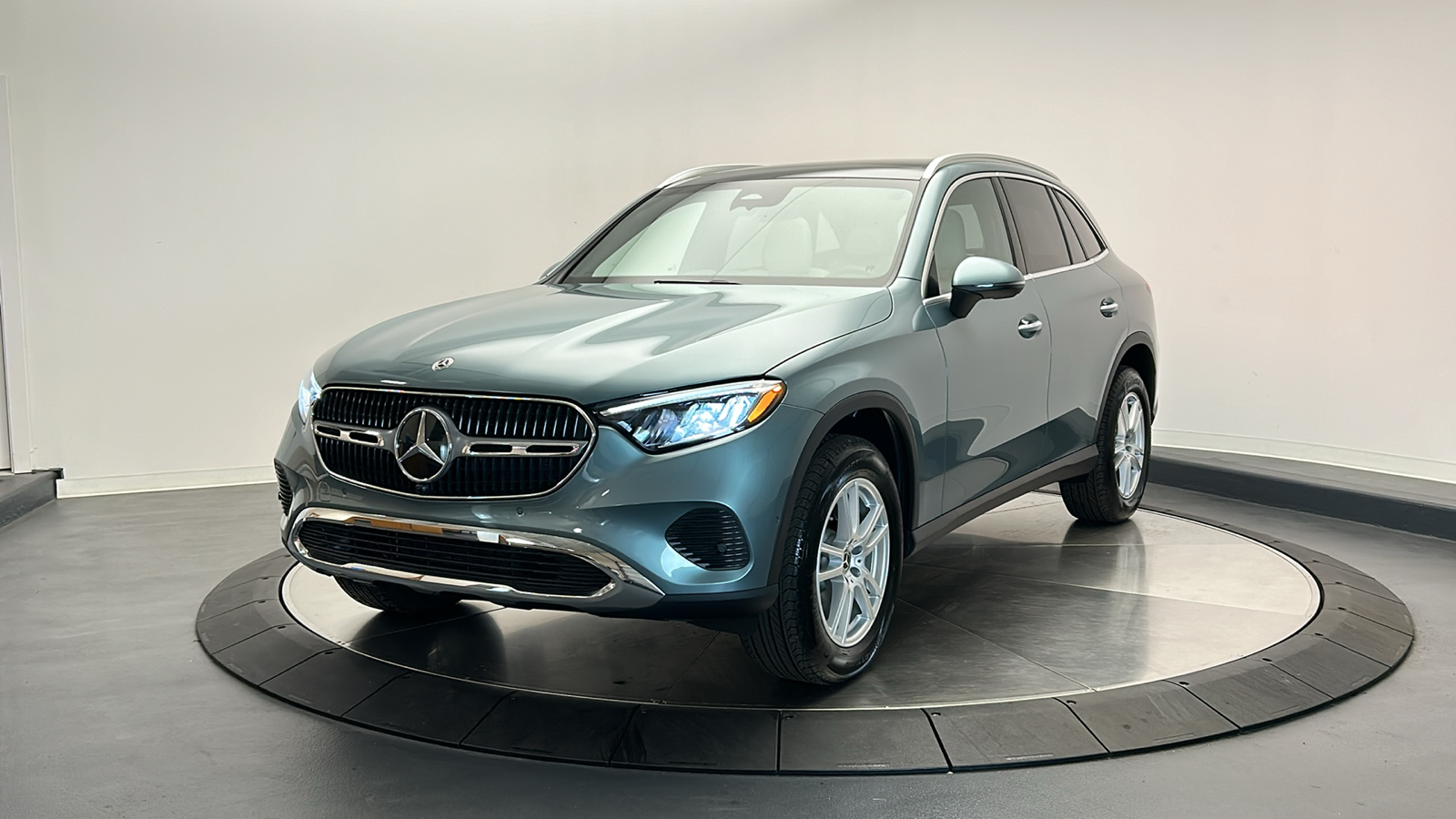 2025 Mercedes-Benz GLC GLC 300 3