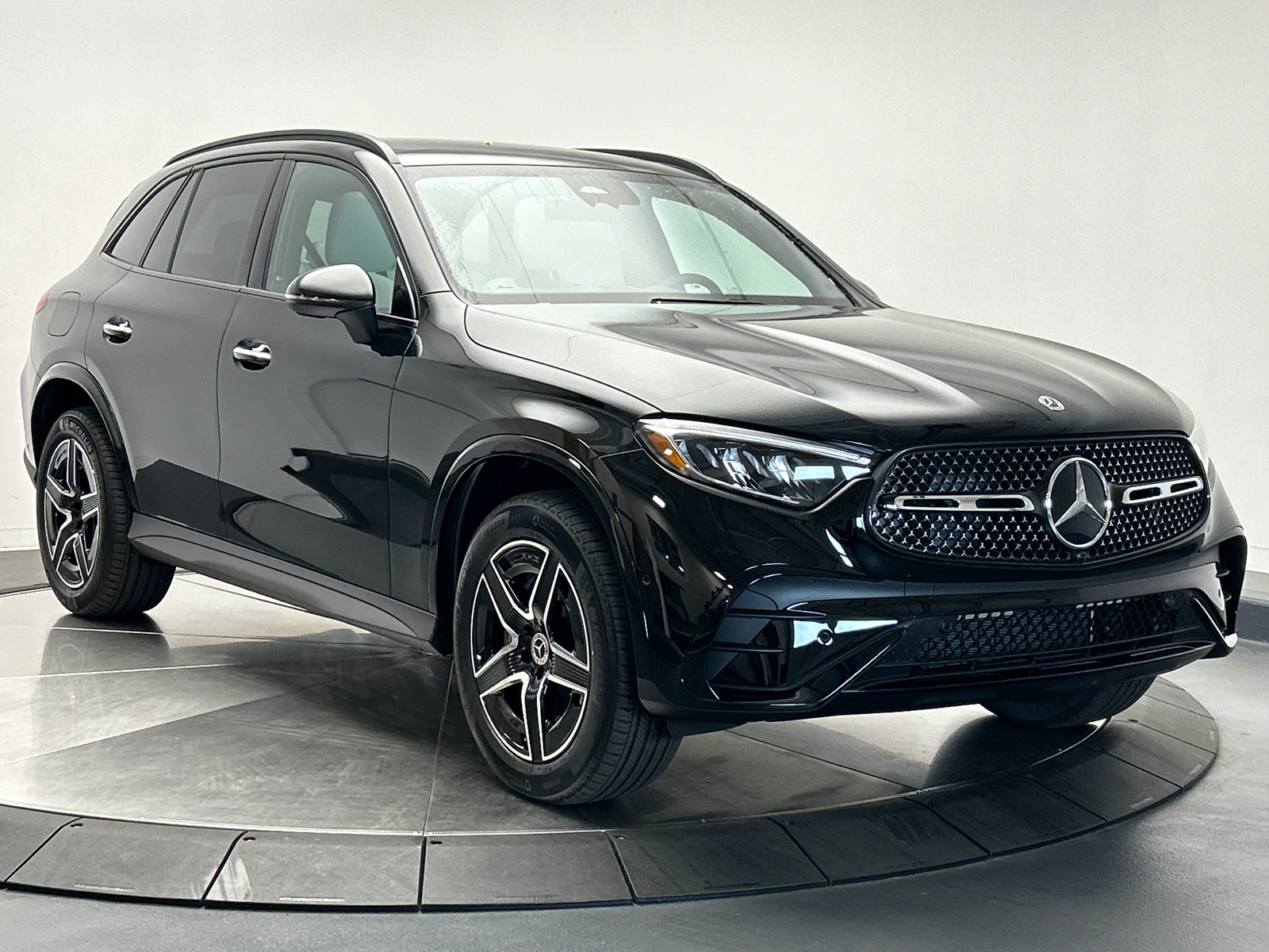 2025 Mercedes-Benz GLC GLC 300 1