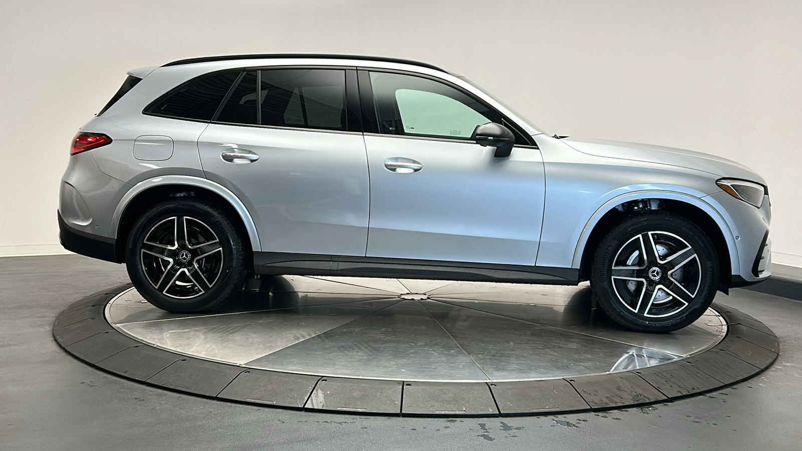 2025 Mercedes-Benz GLC GLC 350e 8