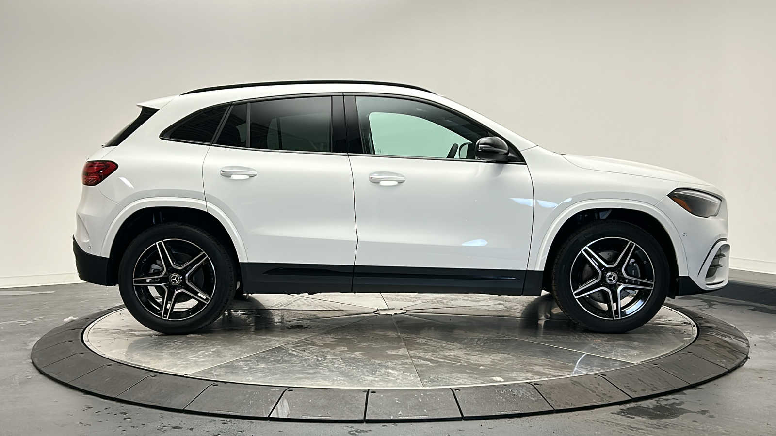 2025 Mercedes-Benz GLA GLA 250 8