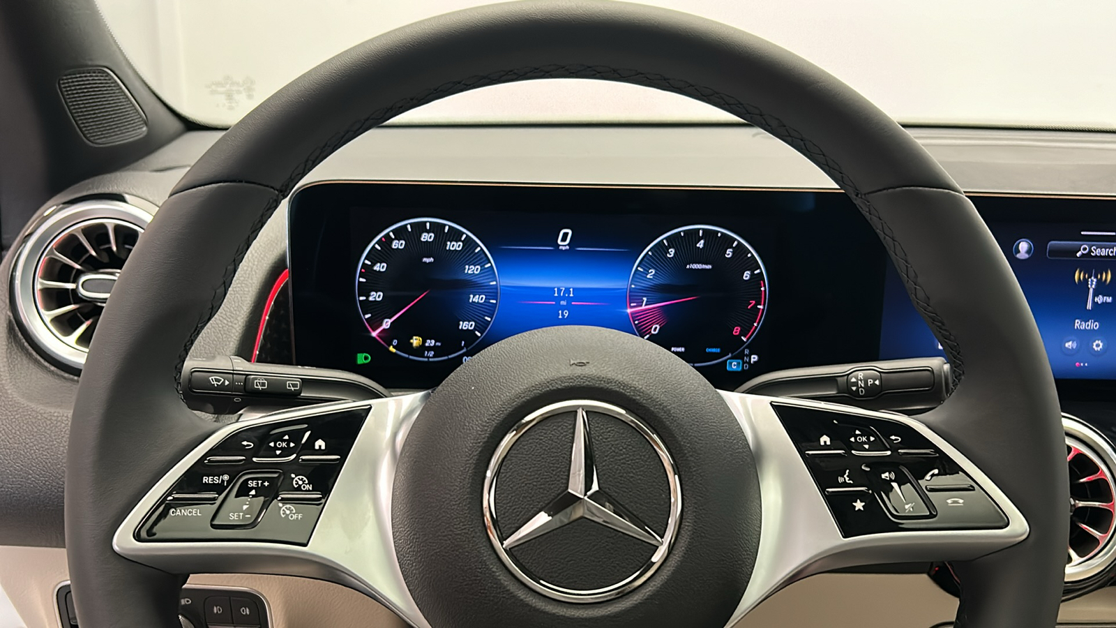 2025 Mercedes-Benz GLB GLB 250 13