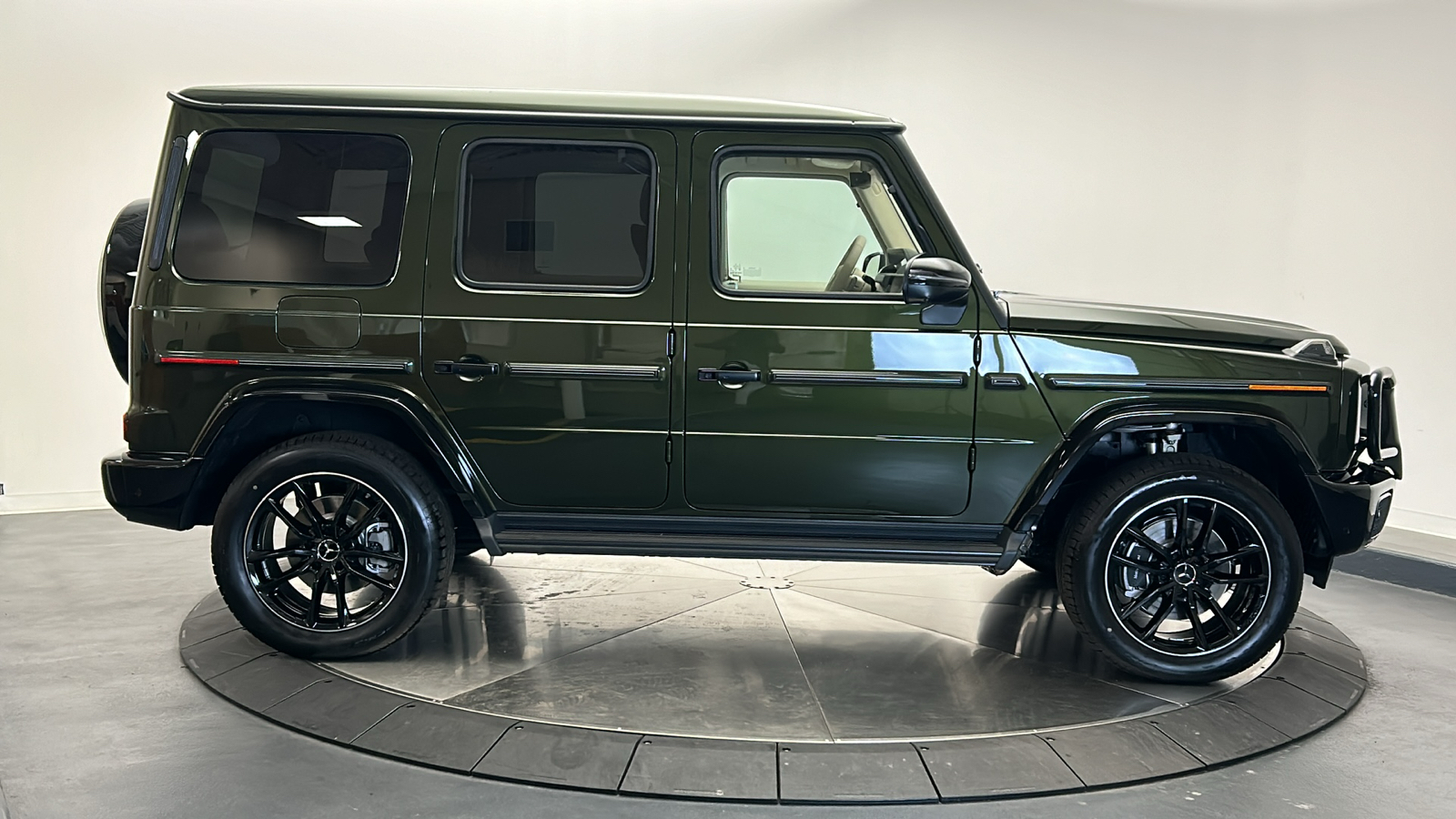 2025 Mercedes-Benz G-Class G 550 8