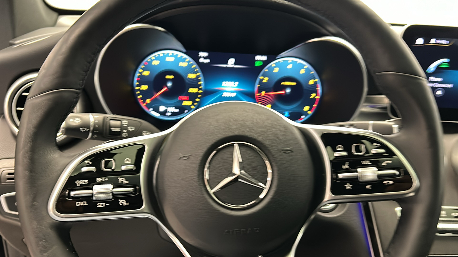 2021 Mercedes-Benz GLC GLC 300 13