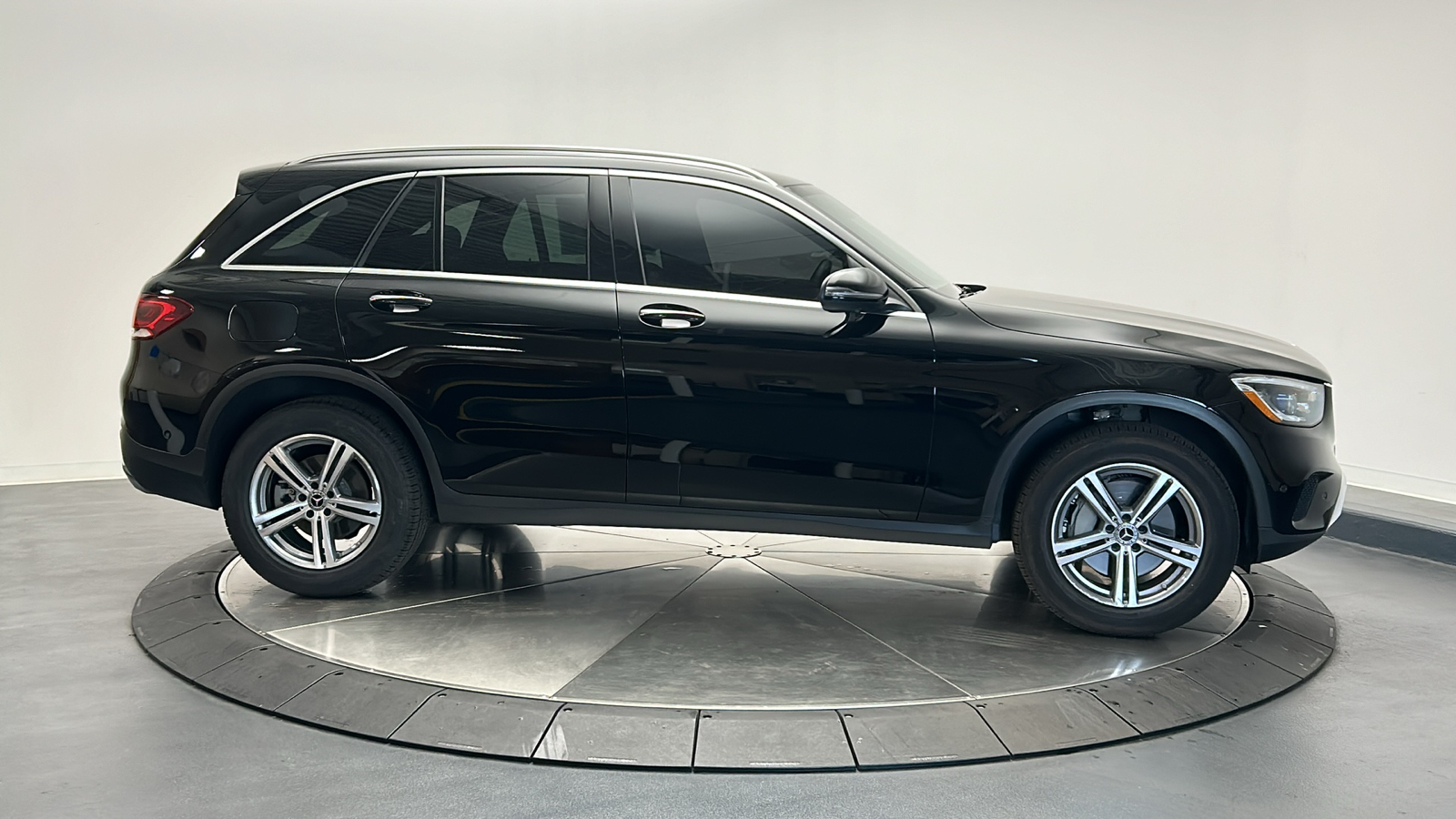 2021 Mercedes-Benz GLC GLC 300 8