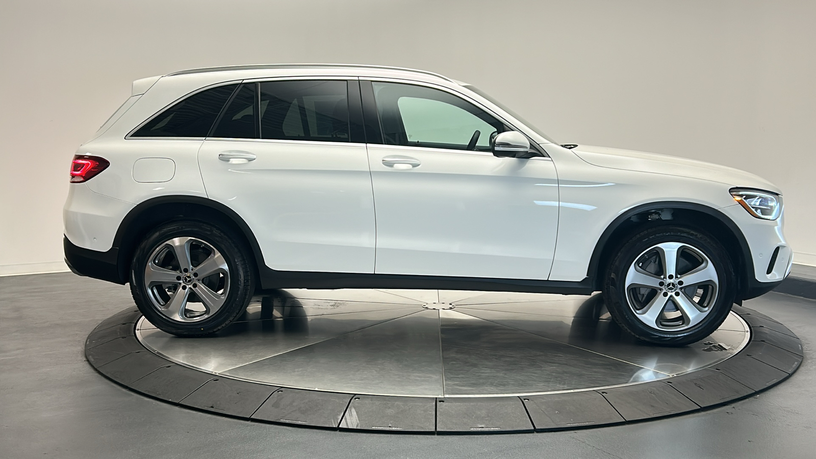 2022 Mercedes-Benz GLC GLC 300 8