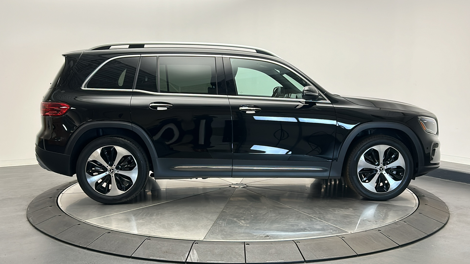 2024 Mercedes-Benz GLB GLB 250 8