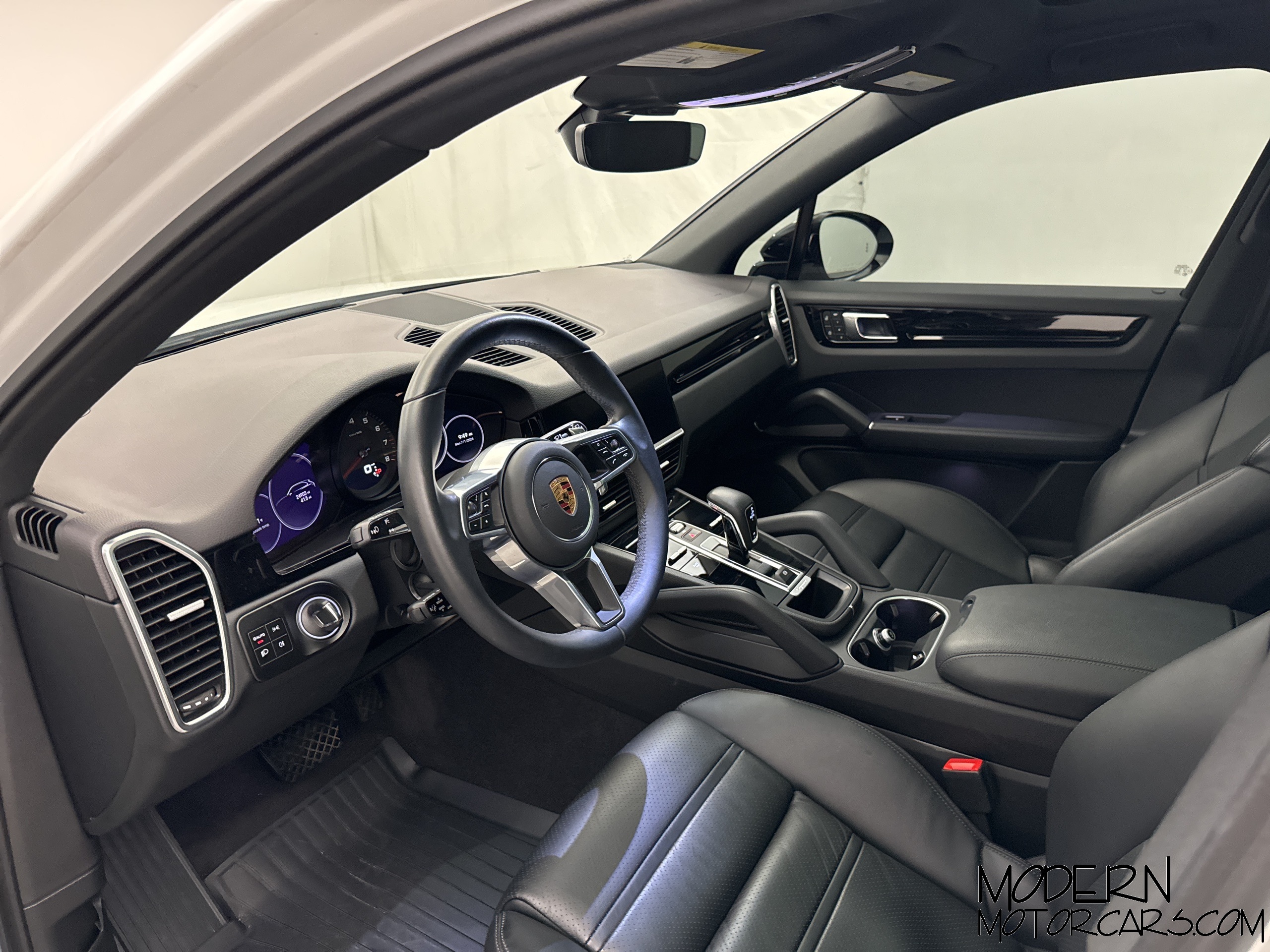 2023 Porsche Cayenne Platinum Edition 8