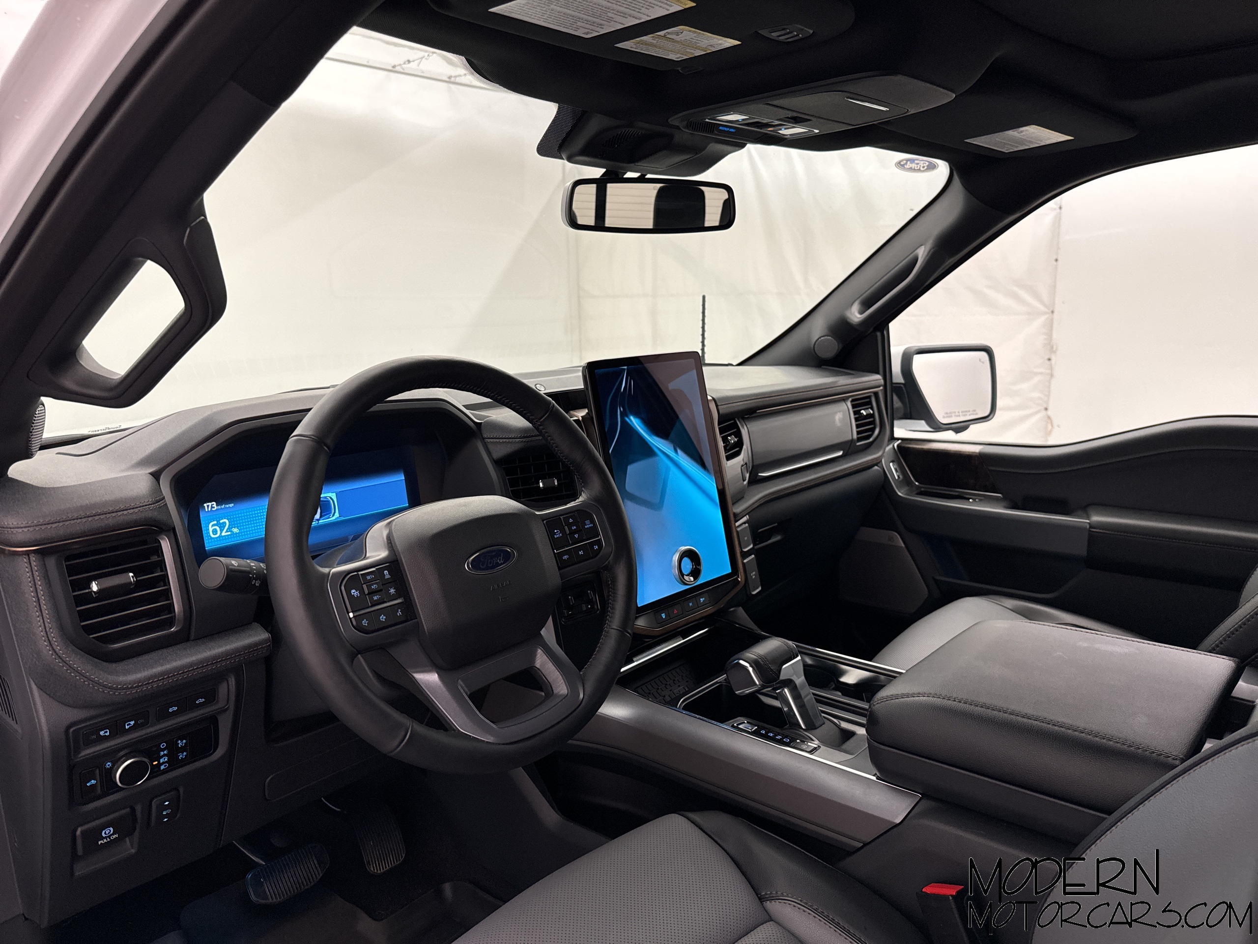 2023 Ford F-150 Lightning Lariat 10