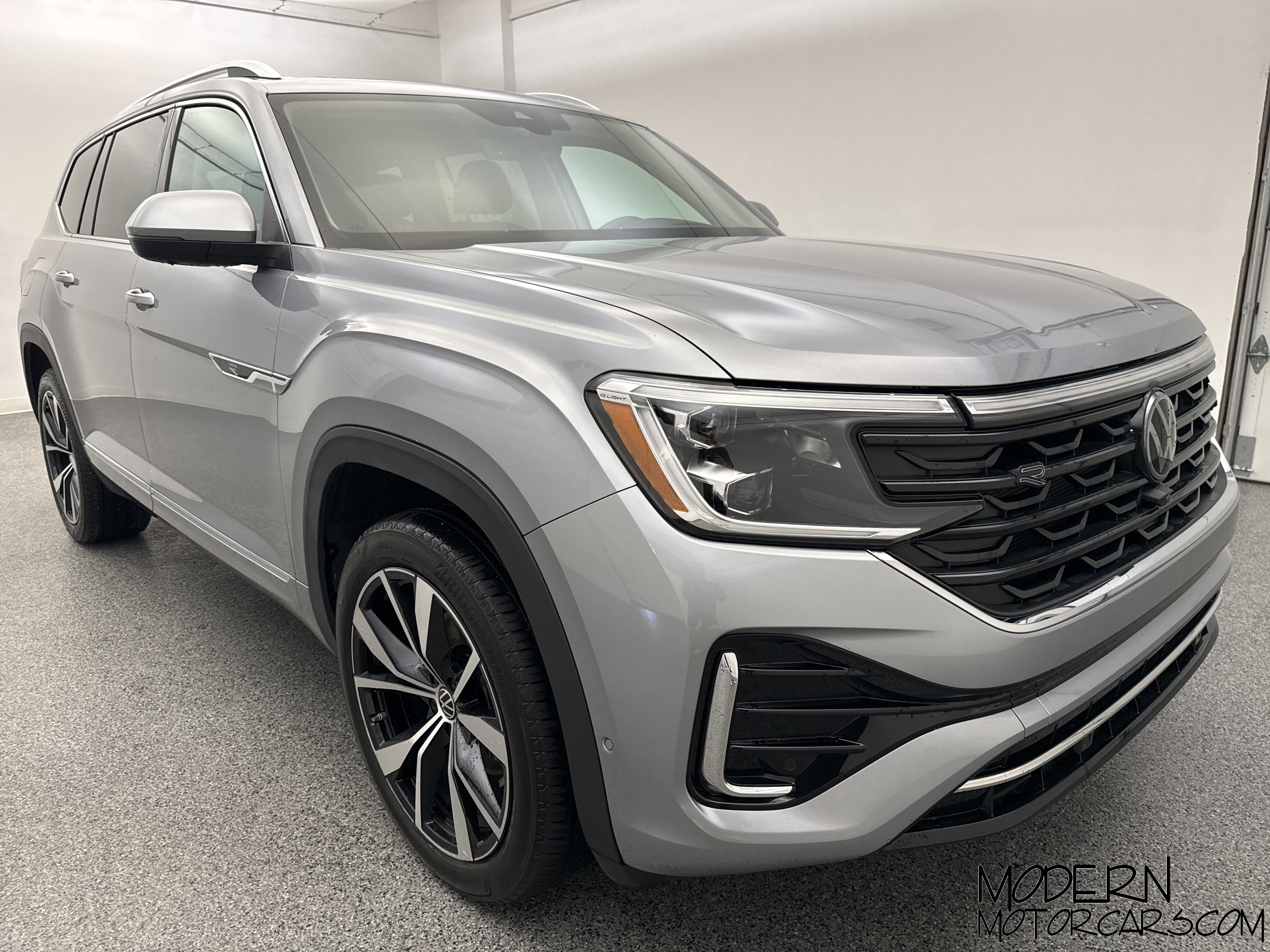 2024 Volkswagen Atlas 2.0T SEL Premium R-Line 8