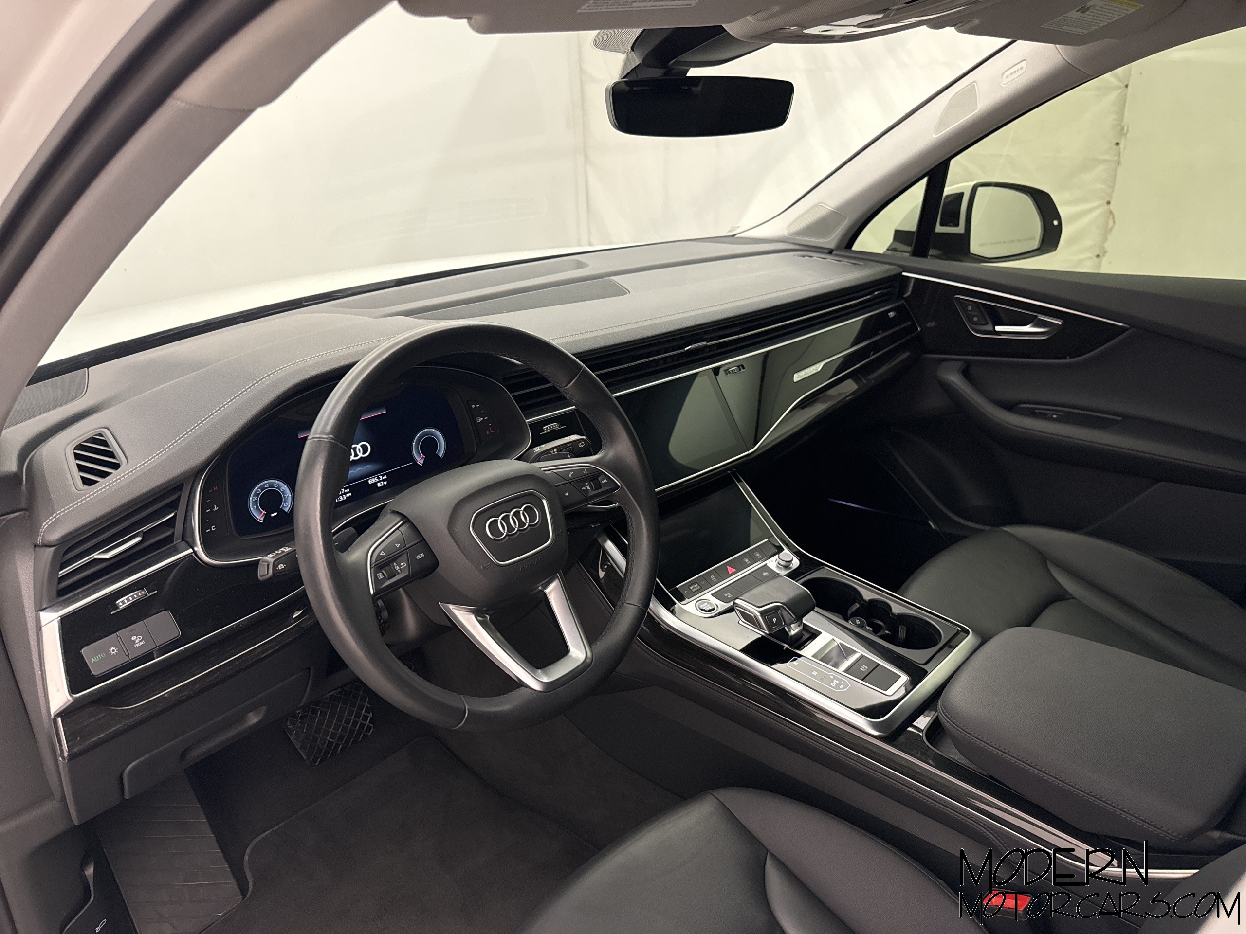 2023 Audi Q7 55 Premium Plus 9