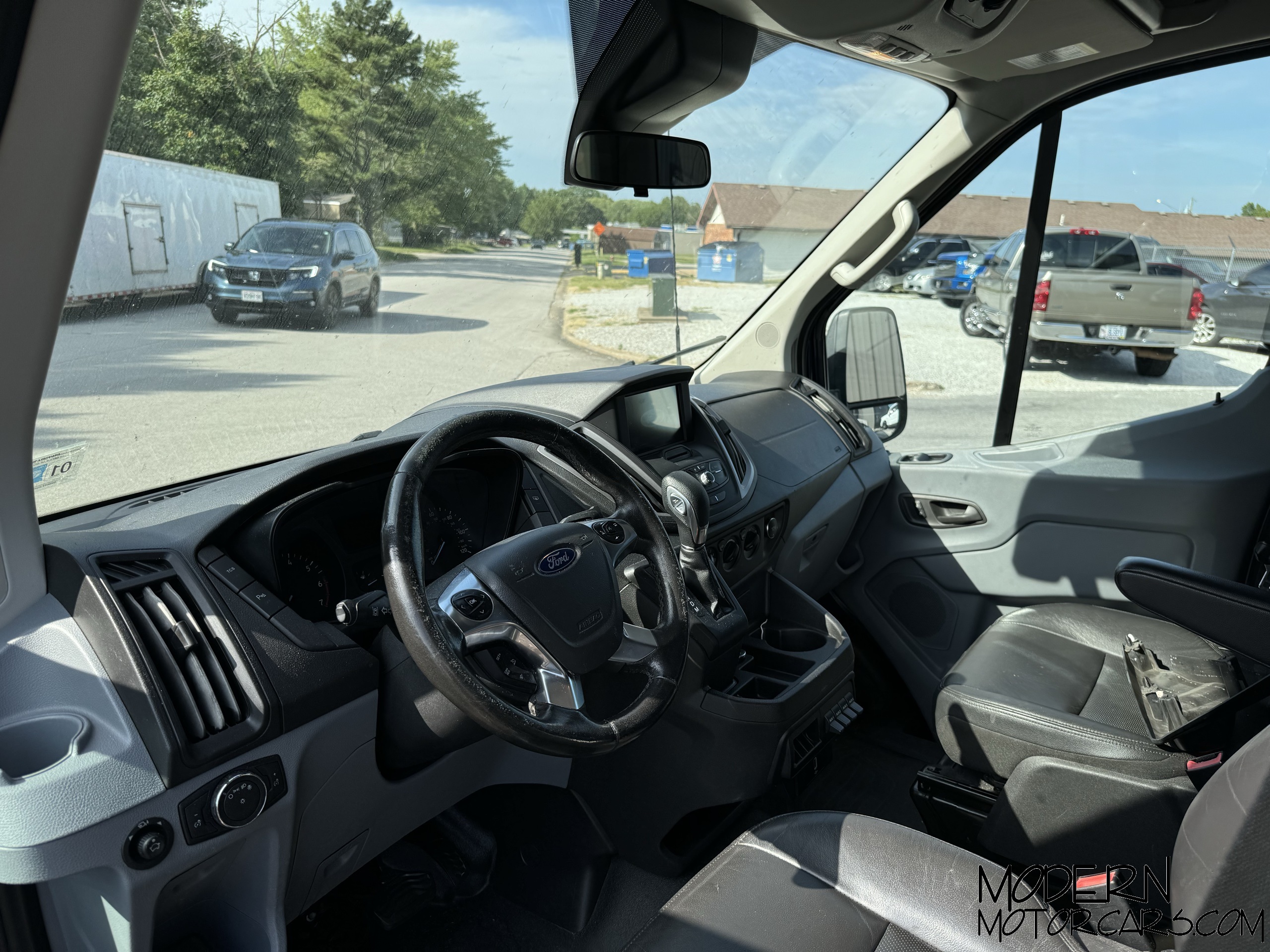 2019 Ford Transit-350 XLT 10